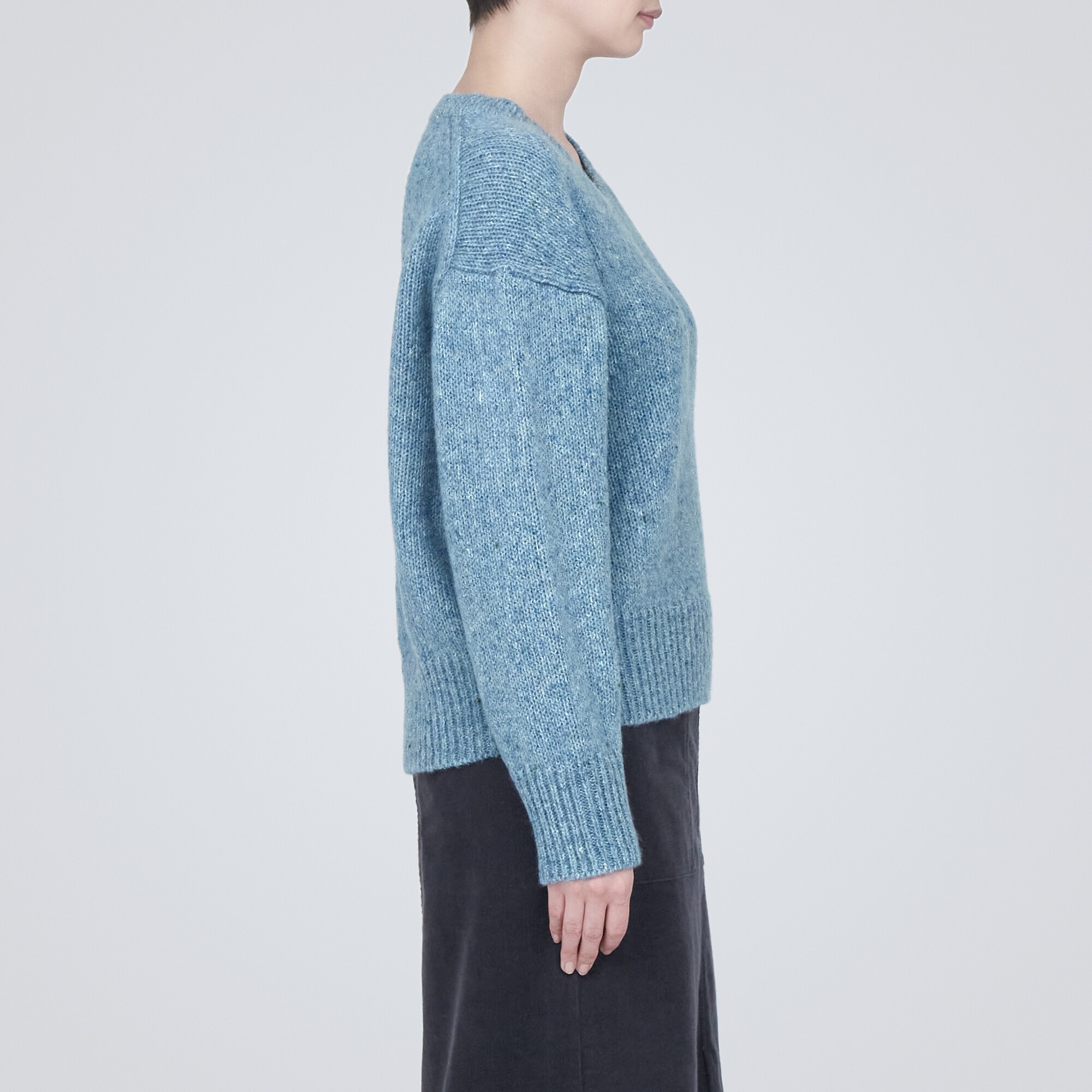 ウールヤク混ネップ糸Ｖネックセーター