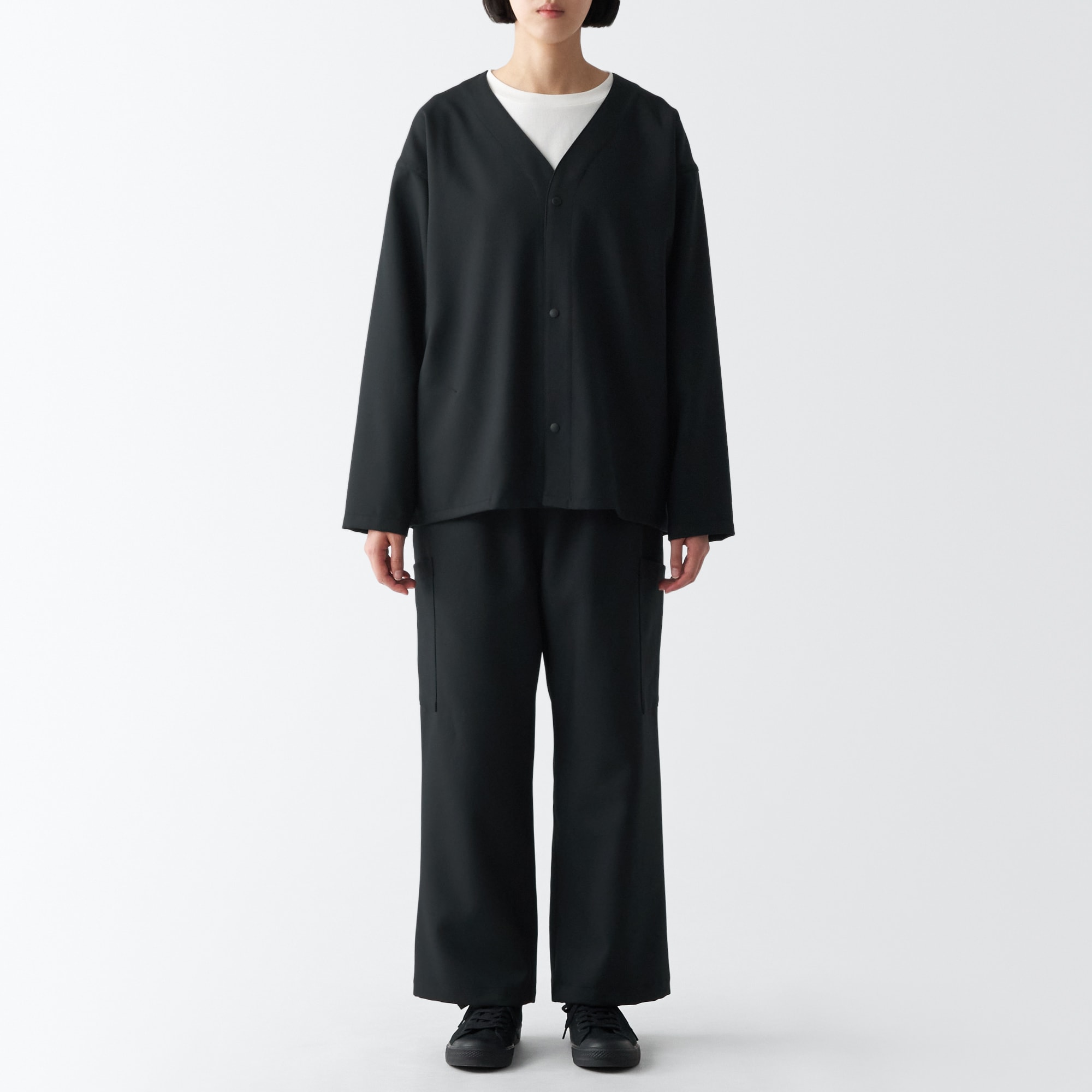 汚れが落ちやすいカーゴパンツ