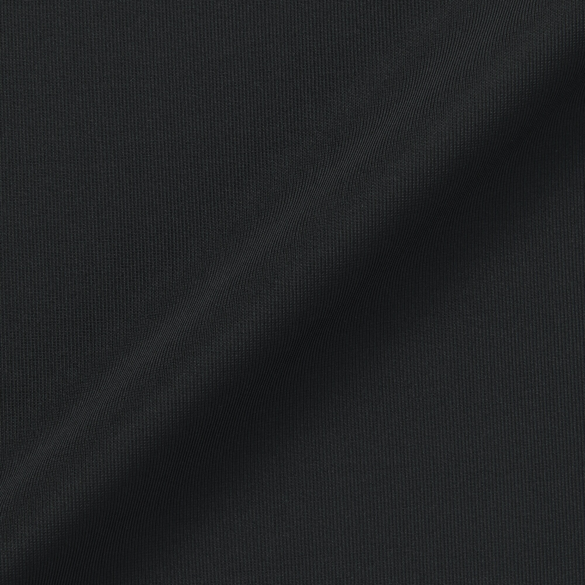 どこにも縫い目がないスリップドレス