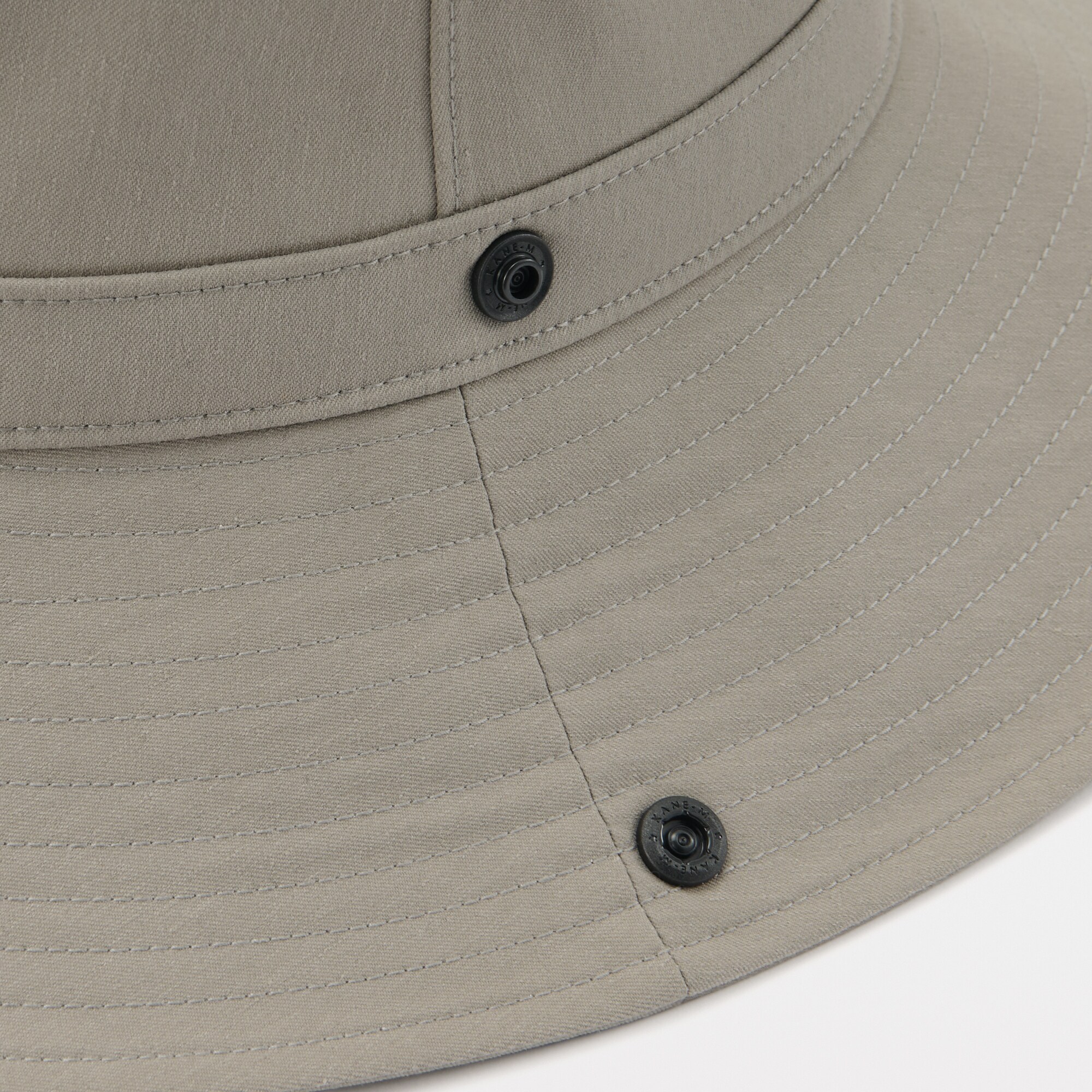 ＵＶカット　透湿撥水　防水テープ使い　サファリハット