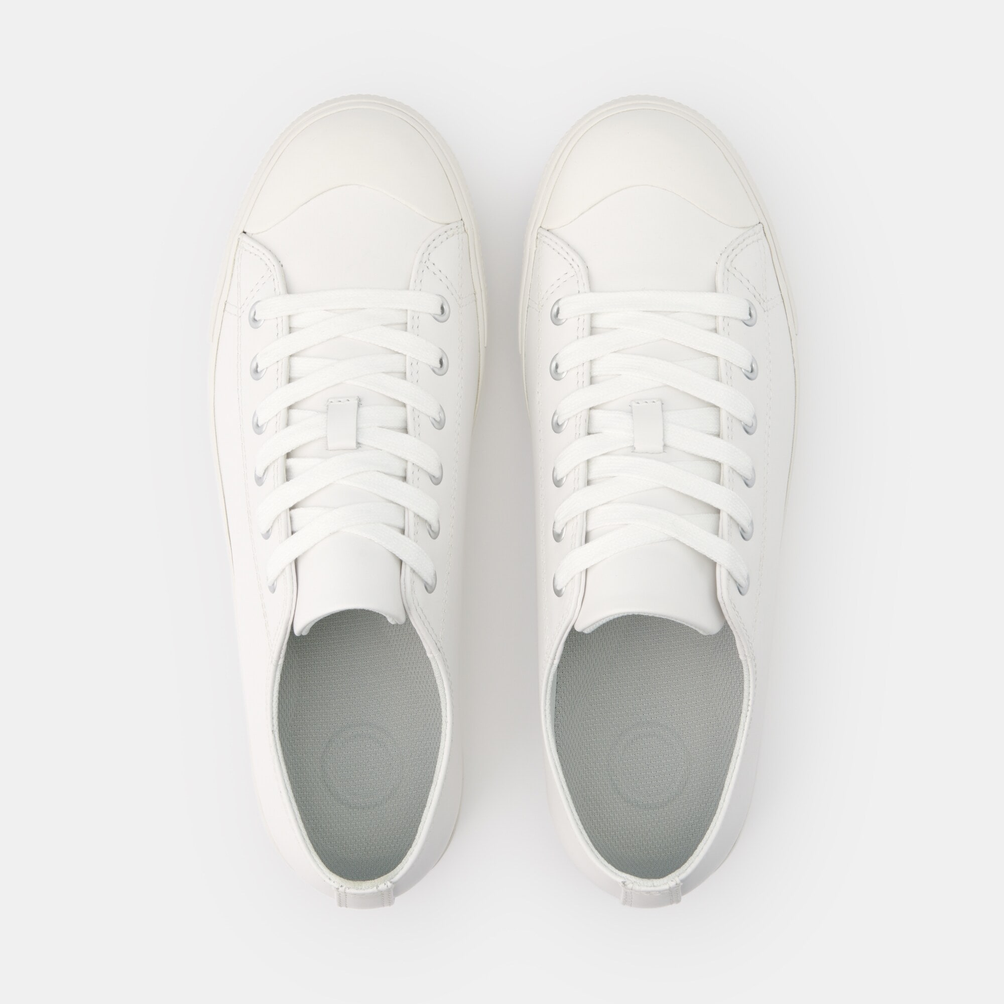 疲れにくい　撥水　レザースニーカー