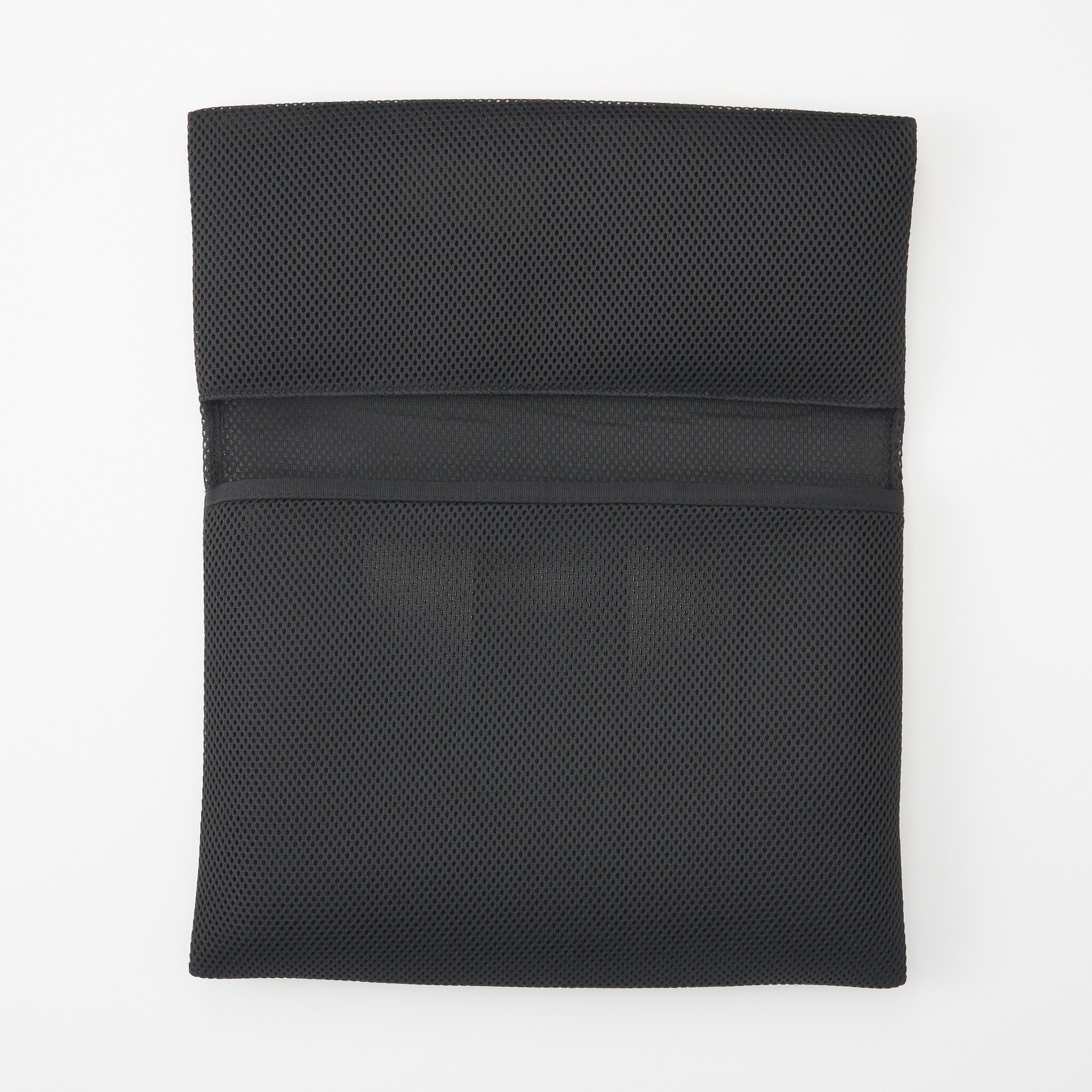 【１３型用】ポリエステルメッシュＰＣカバー　ポケット付　黒