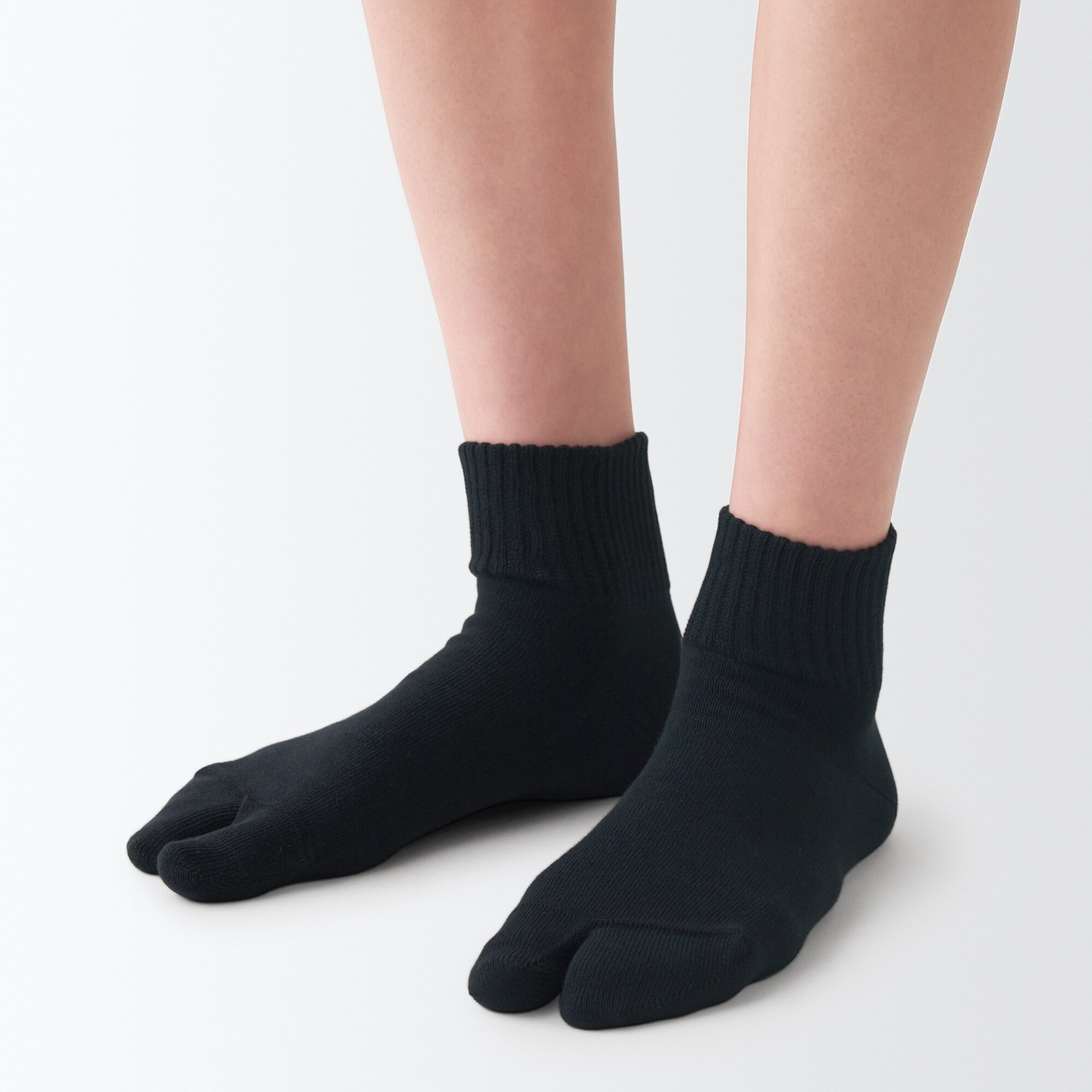 婦人　足なり直角　履き口やわらか　たび型ショート丈靴下（口ゴムなし）