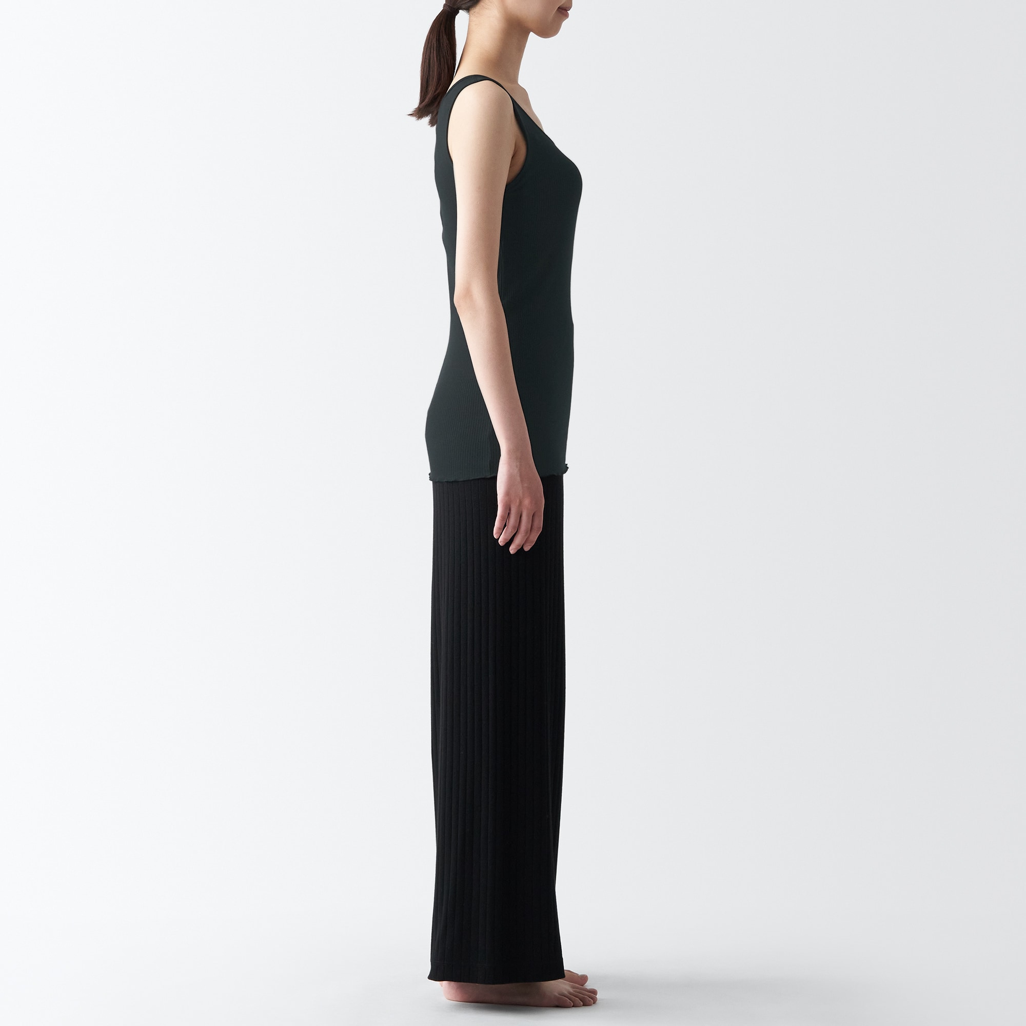 なめらかリブブラタンクトップ