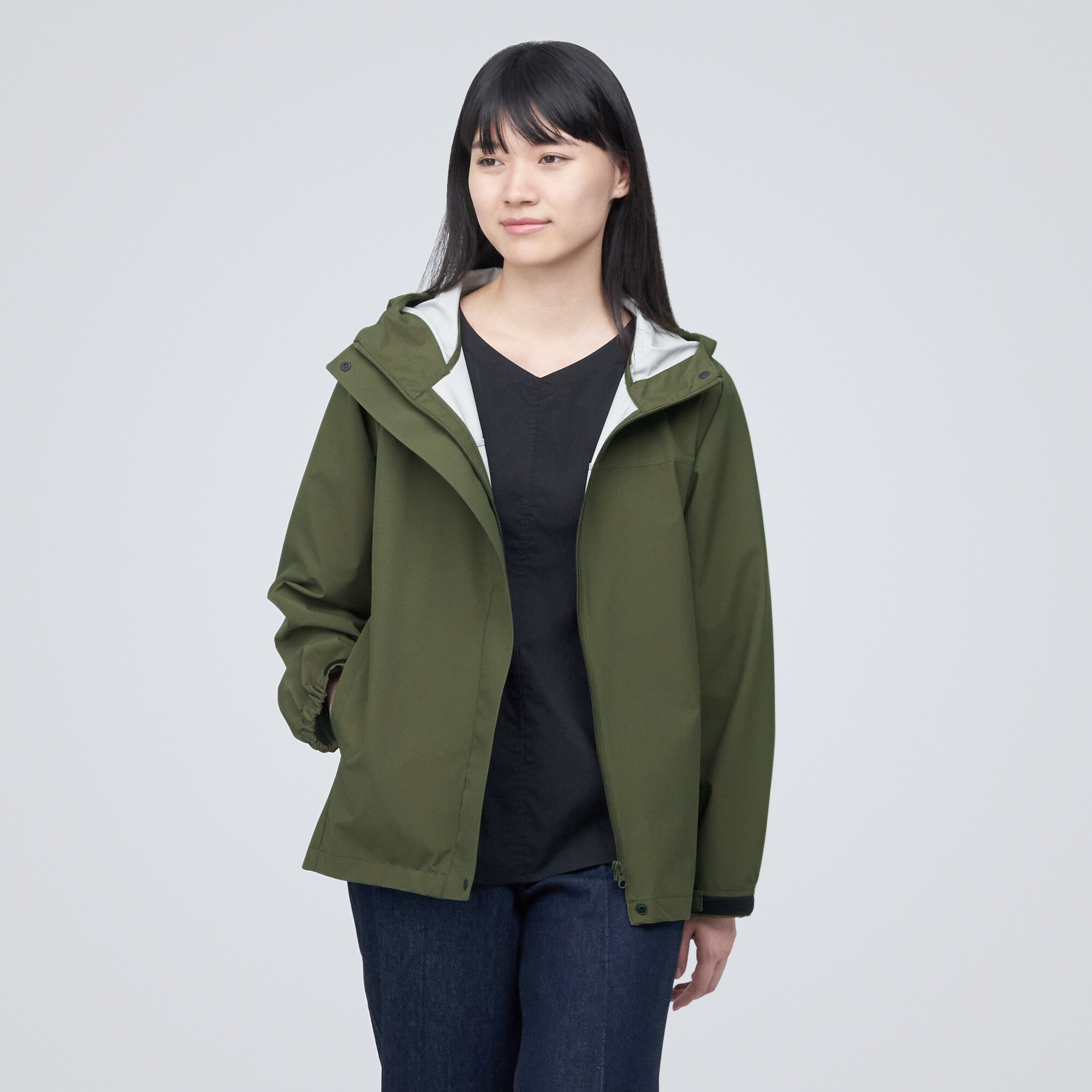 蒸れにくい　撥水フード付きジャケット