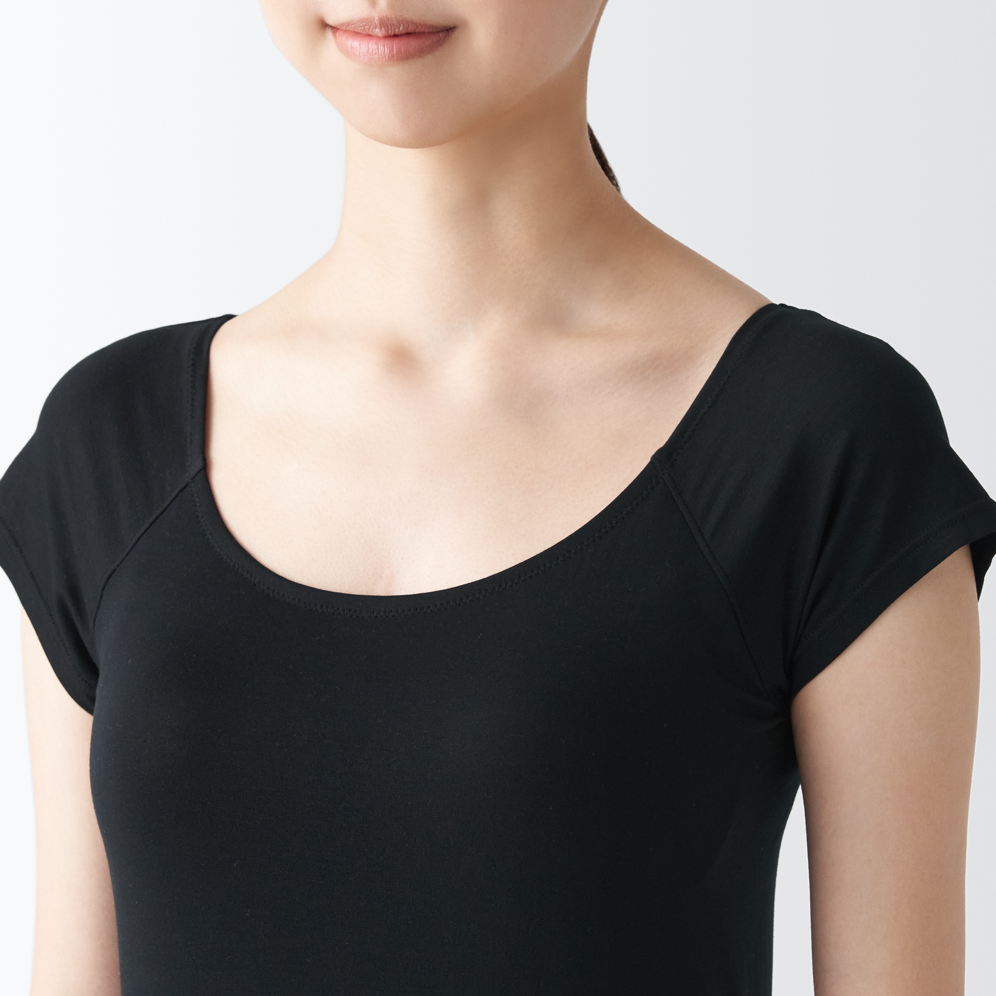 なめらかブラフレンチスリーブ