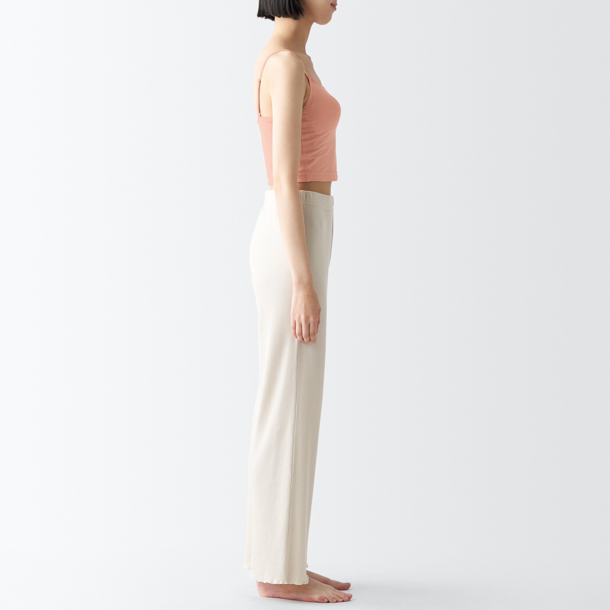 なめらかブラハーフ丈キャミソール