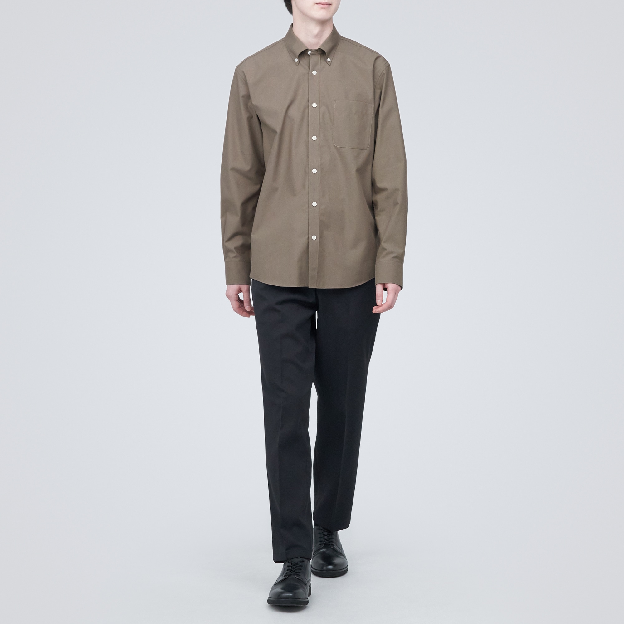 シワになりにくいボタンダウン長袖シャツ