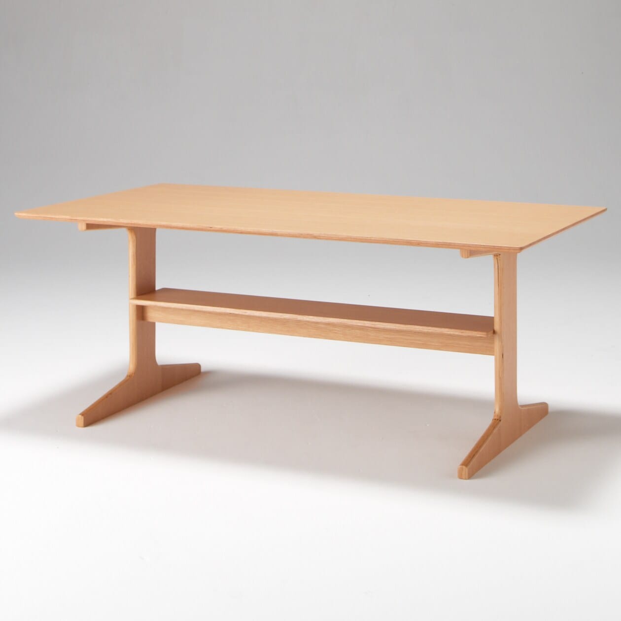 リビングでもダイニングでもつかえるテーブル・３・オーク材