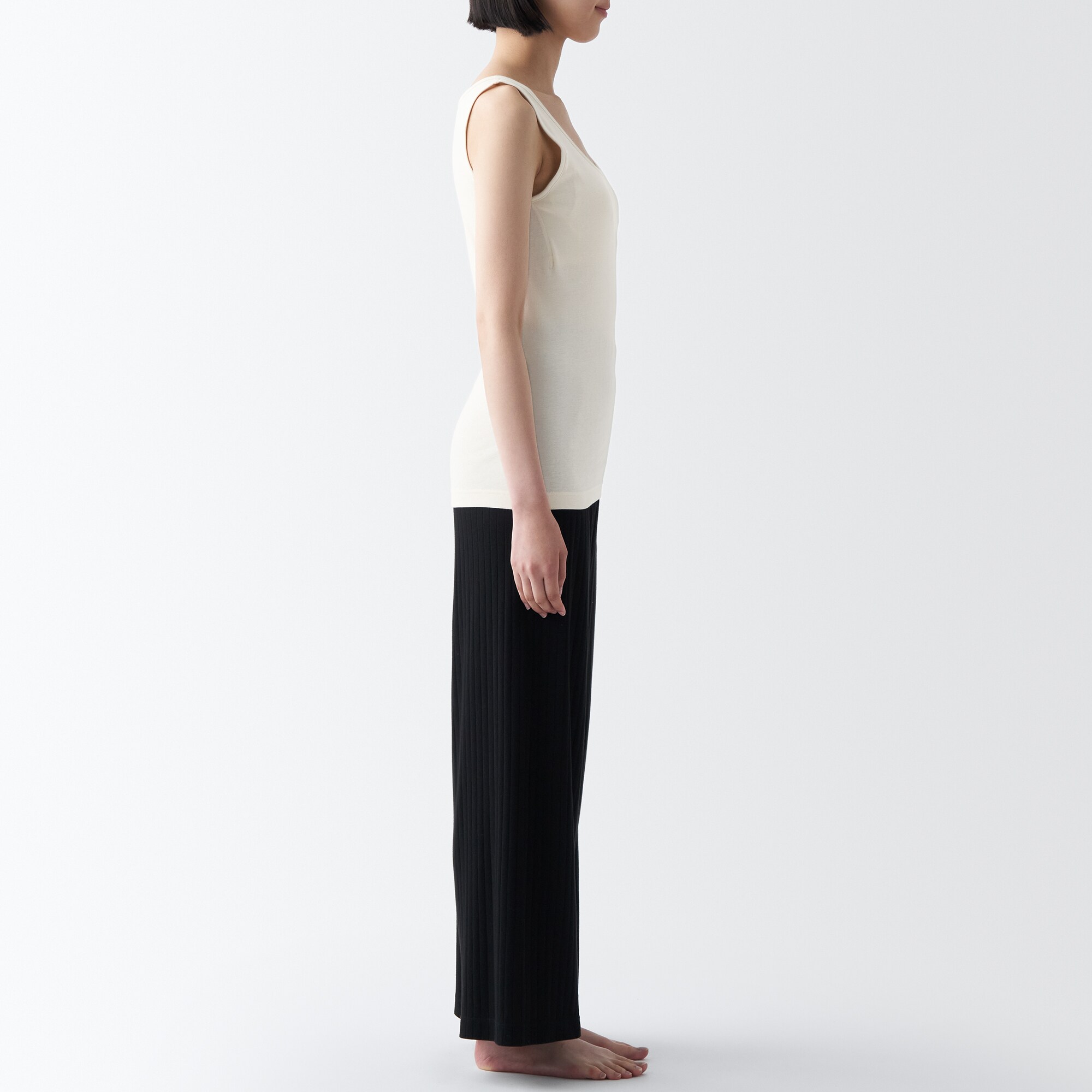 無染色カップ入りタンクトップ