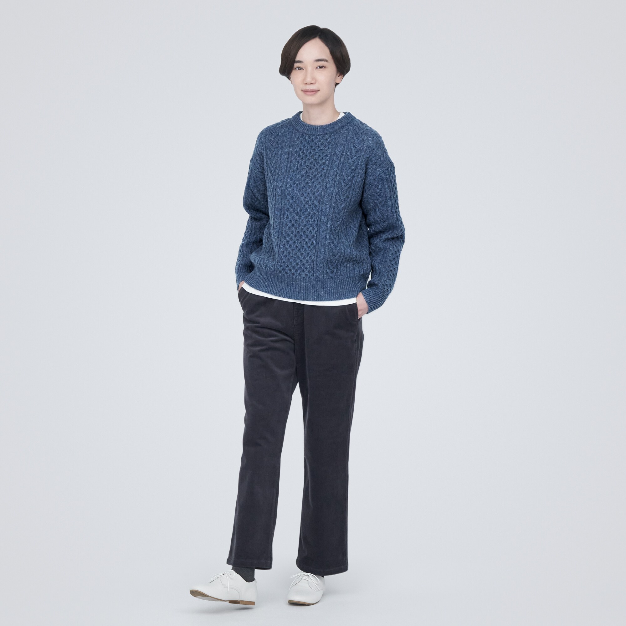 メリノウールケーブル柄クルーネックセーター