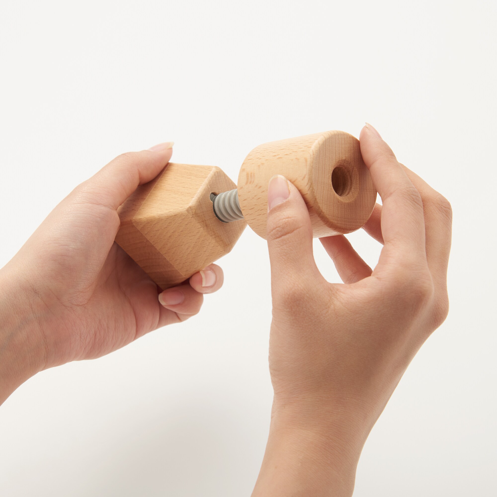 木のおもちゃ・ねじあそび