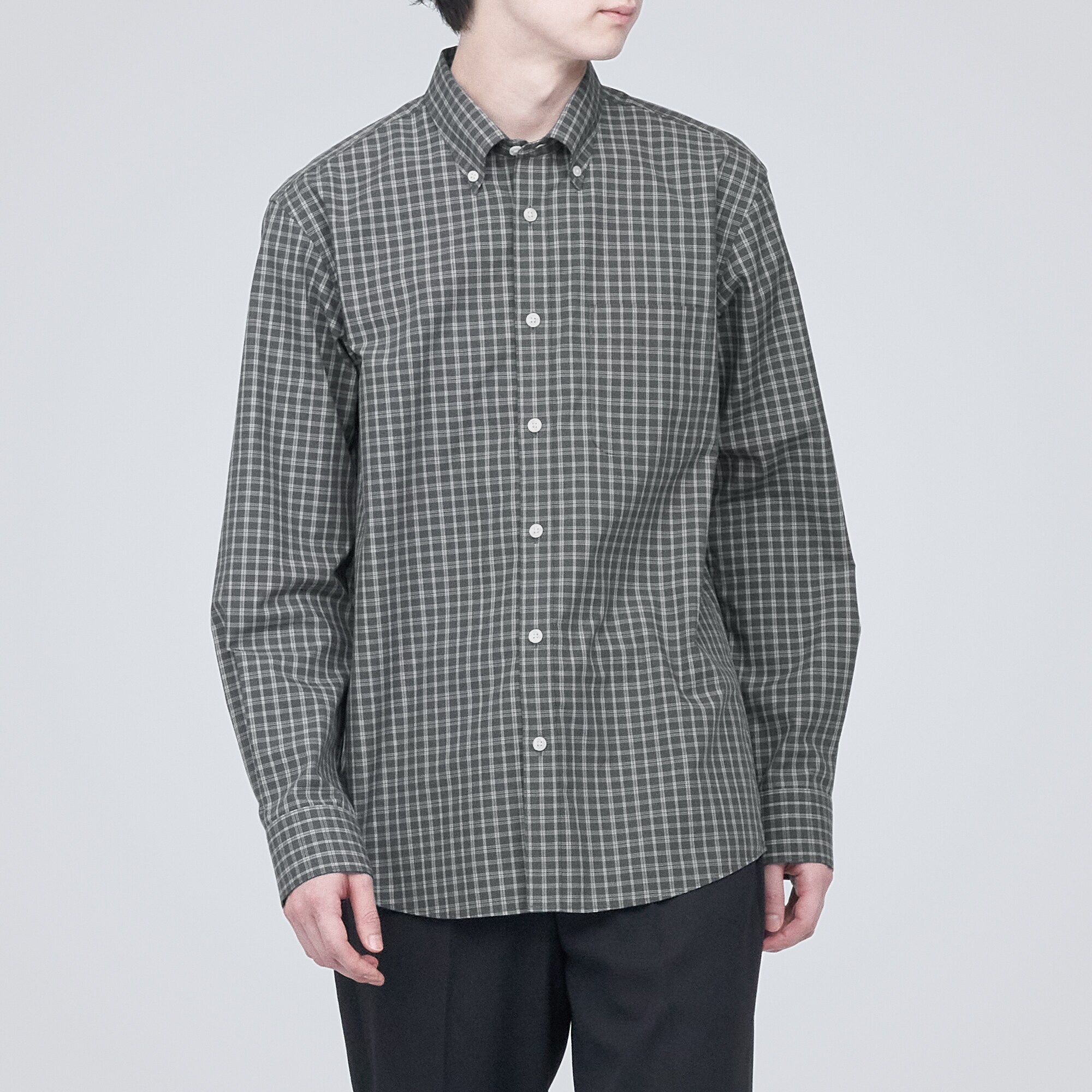 シワになりにくいボタンダウン長袖シャツ