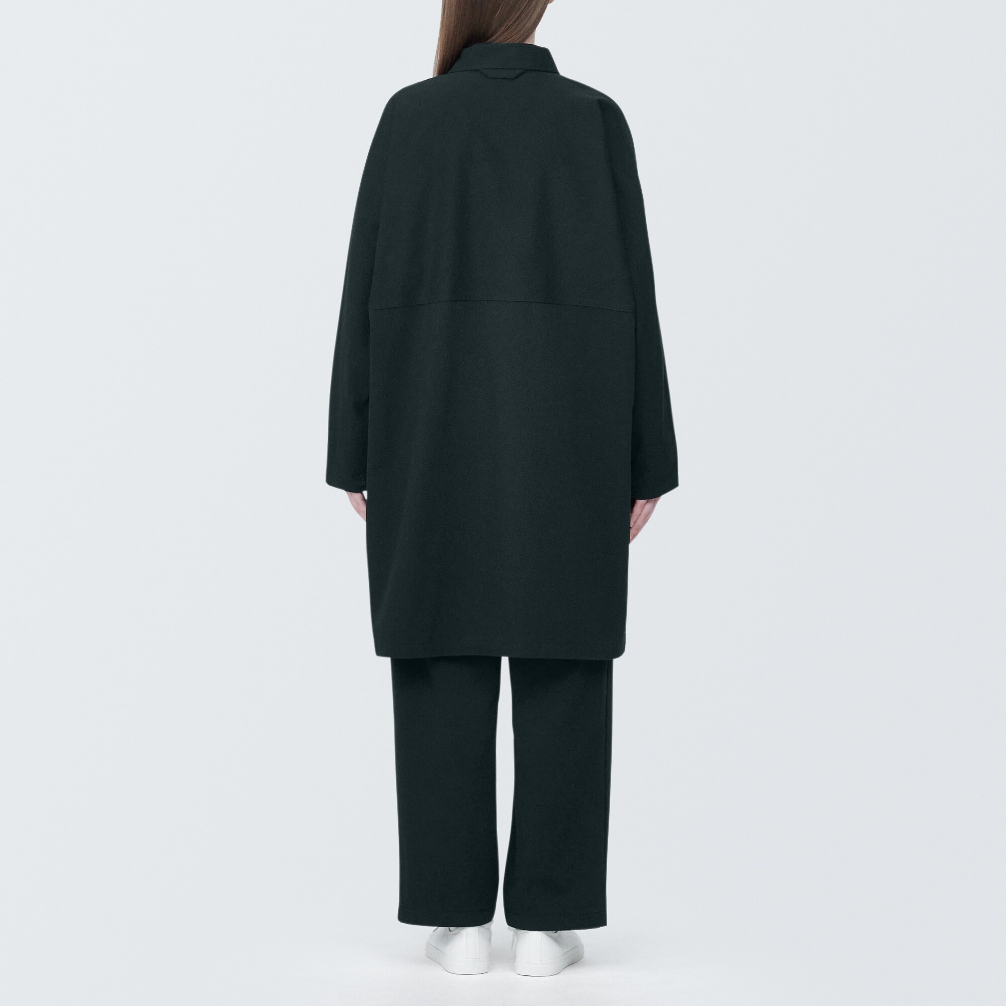 燃えにくい素材を使ったステンカラーコート