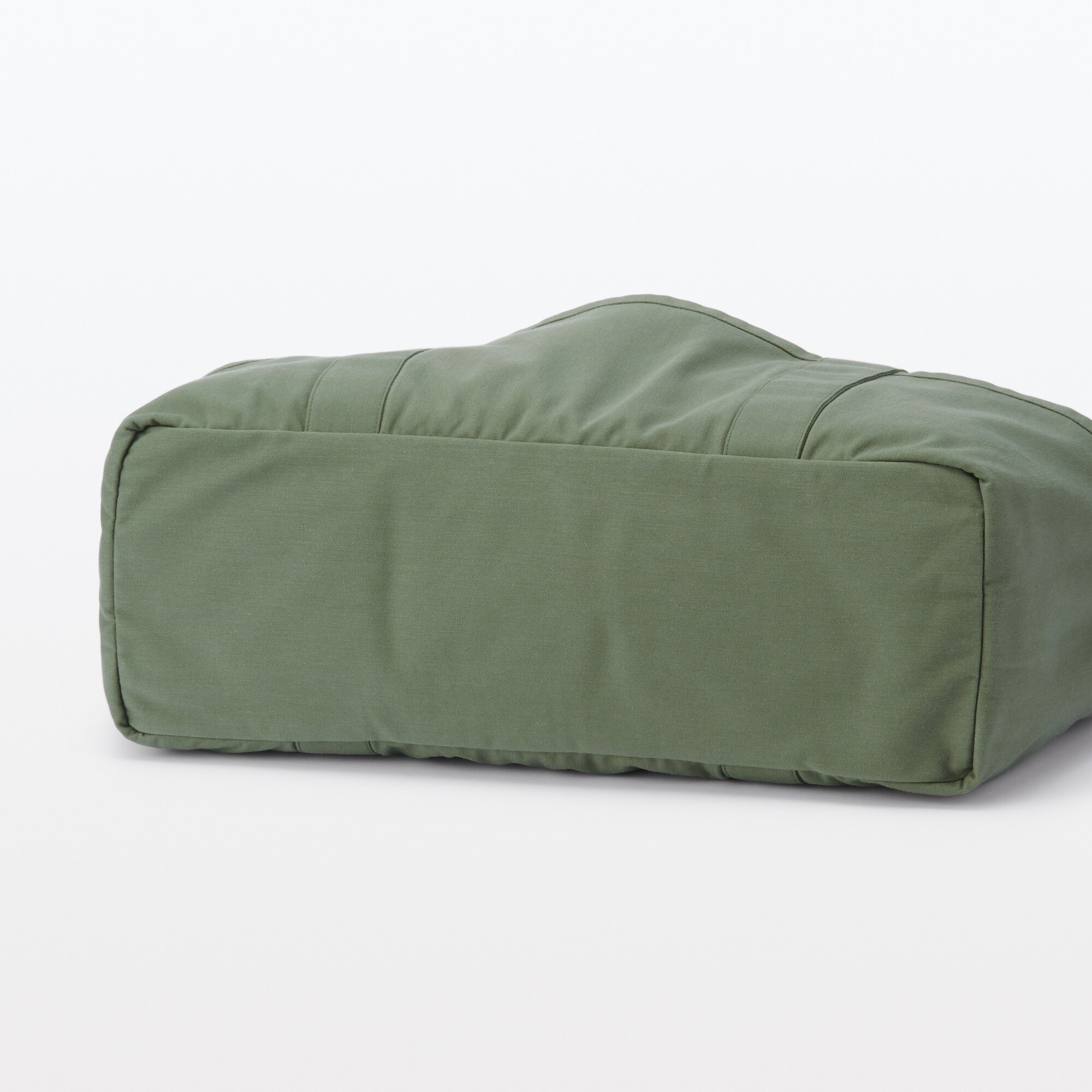 燃えにくい素材を使ったトートバッグ