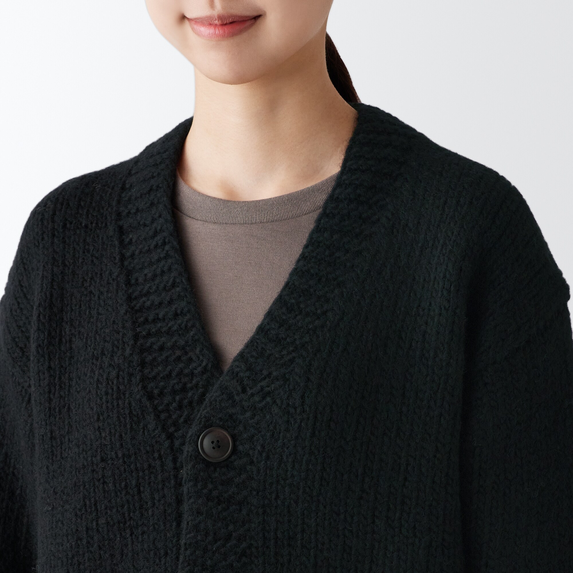 手編みニットカーディガン