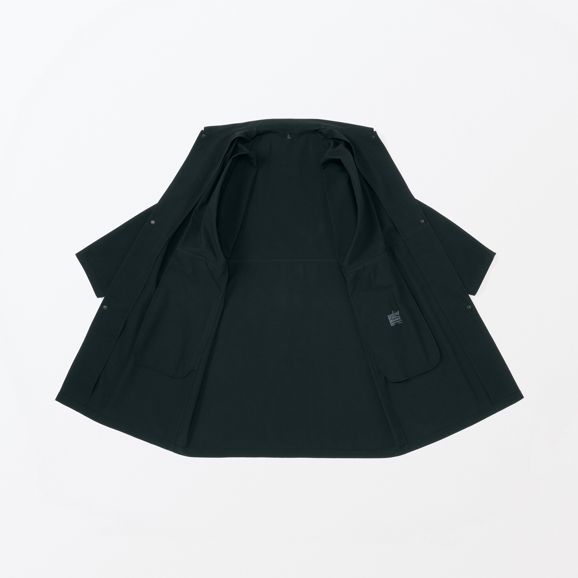 燃えにくい素材を使ったステンカラーコート