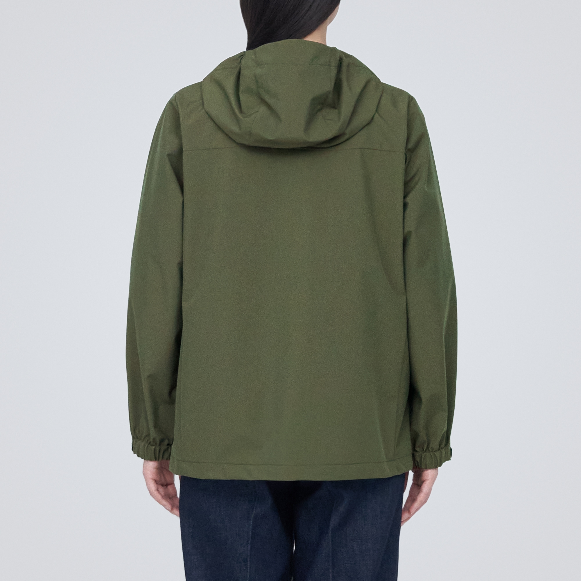 蒸れにくい　撥水フード付きジャケット