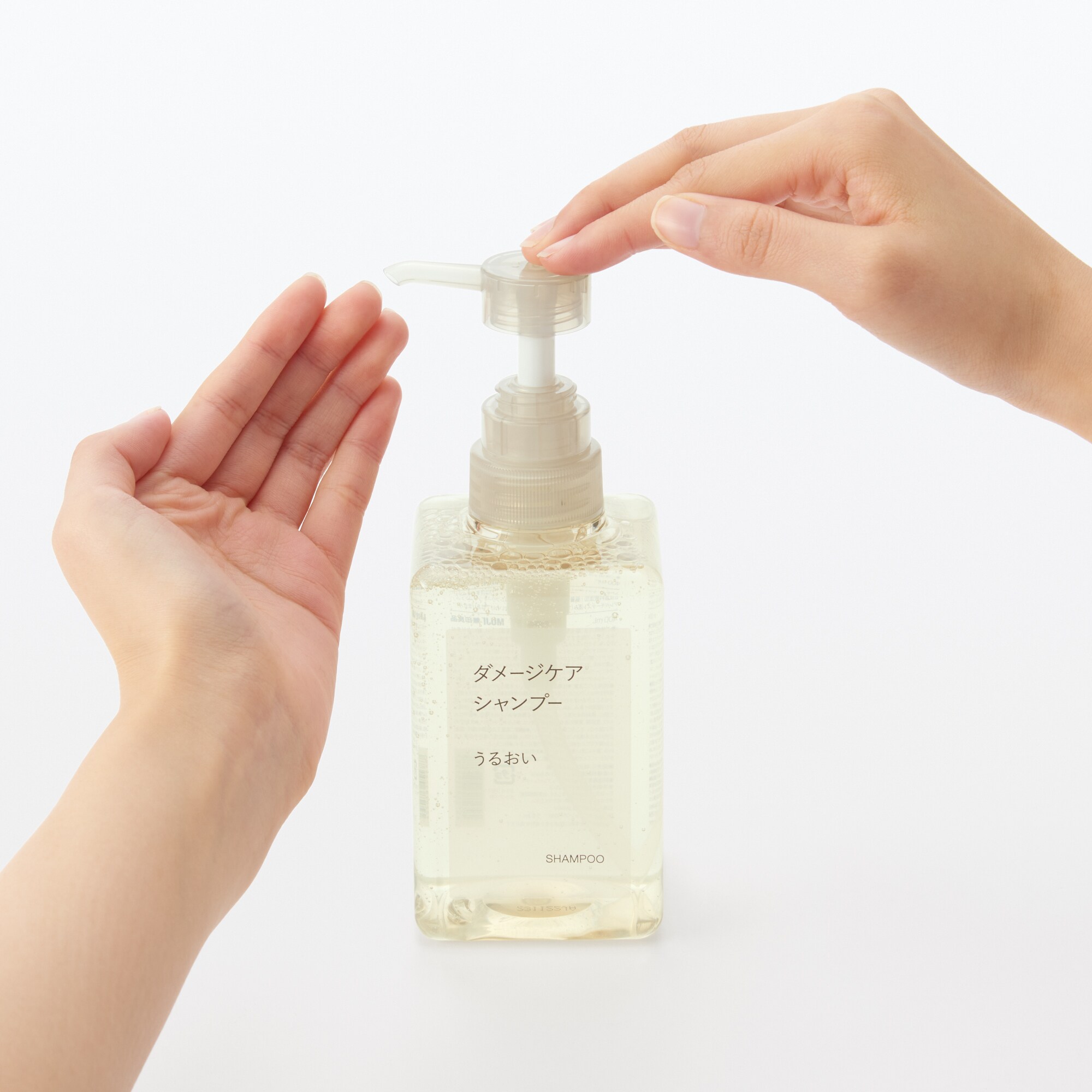 ダメージケアシャンプー　うるおい　４００ｍＬ