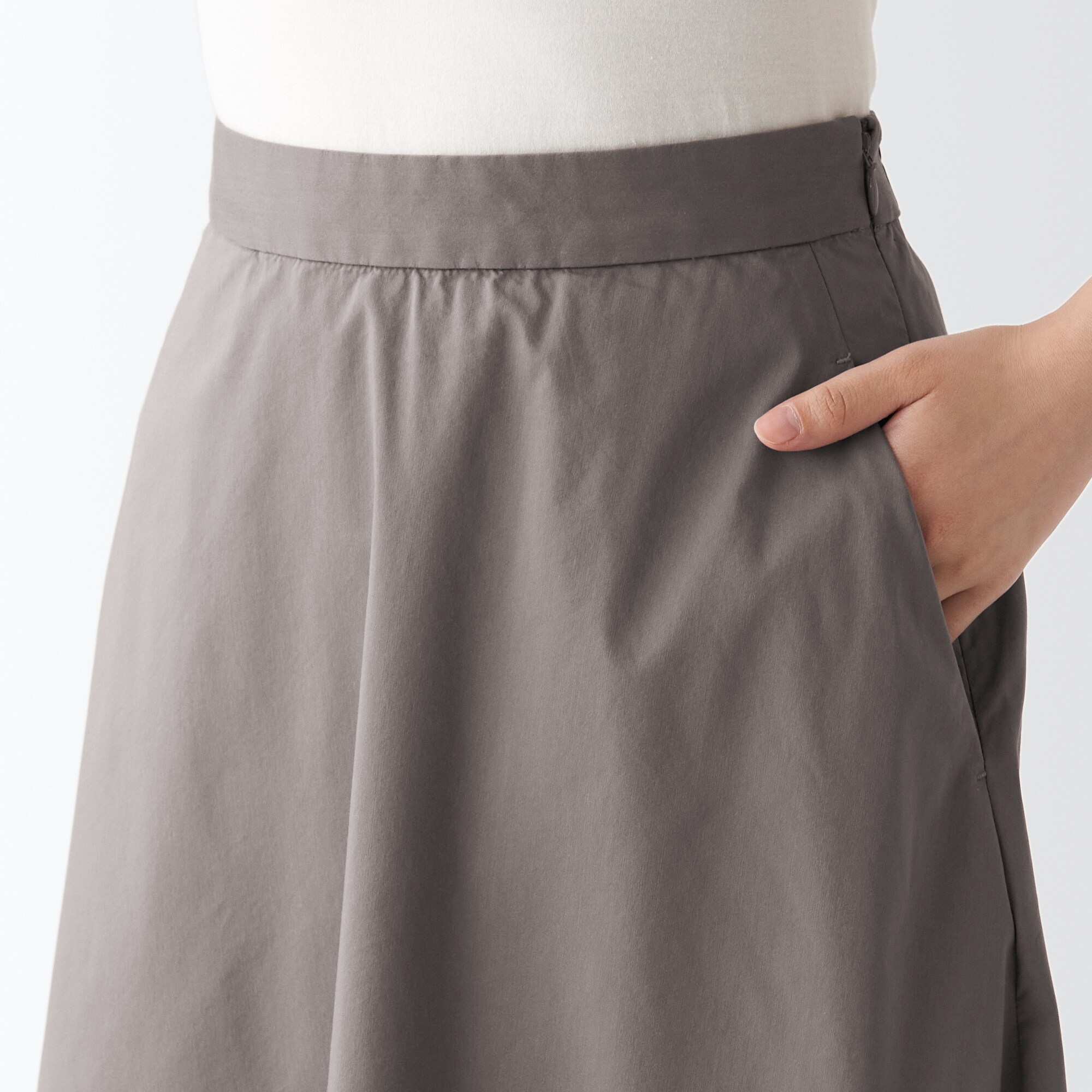 乾きやすいフレアスカート