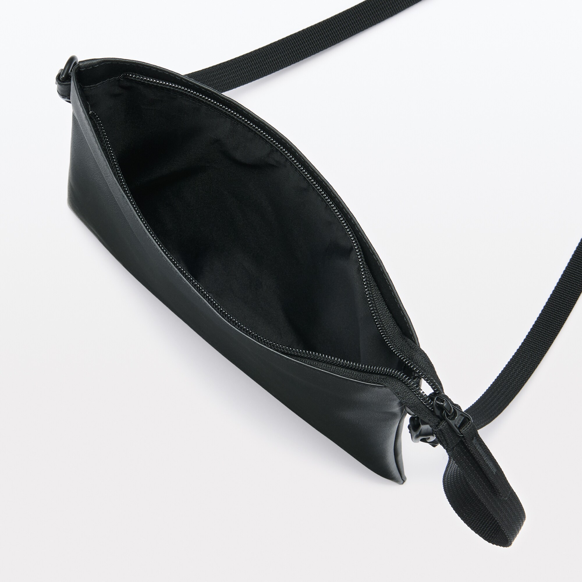 植物由来の原料を使った　サコッシュ