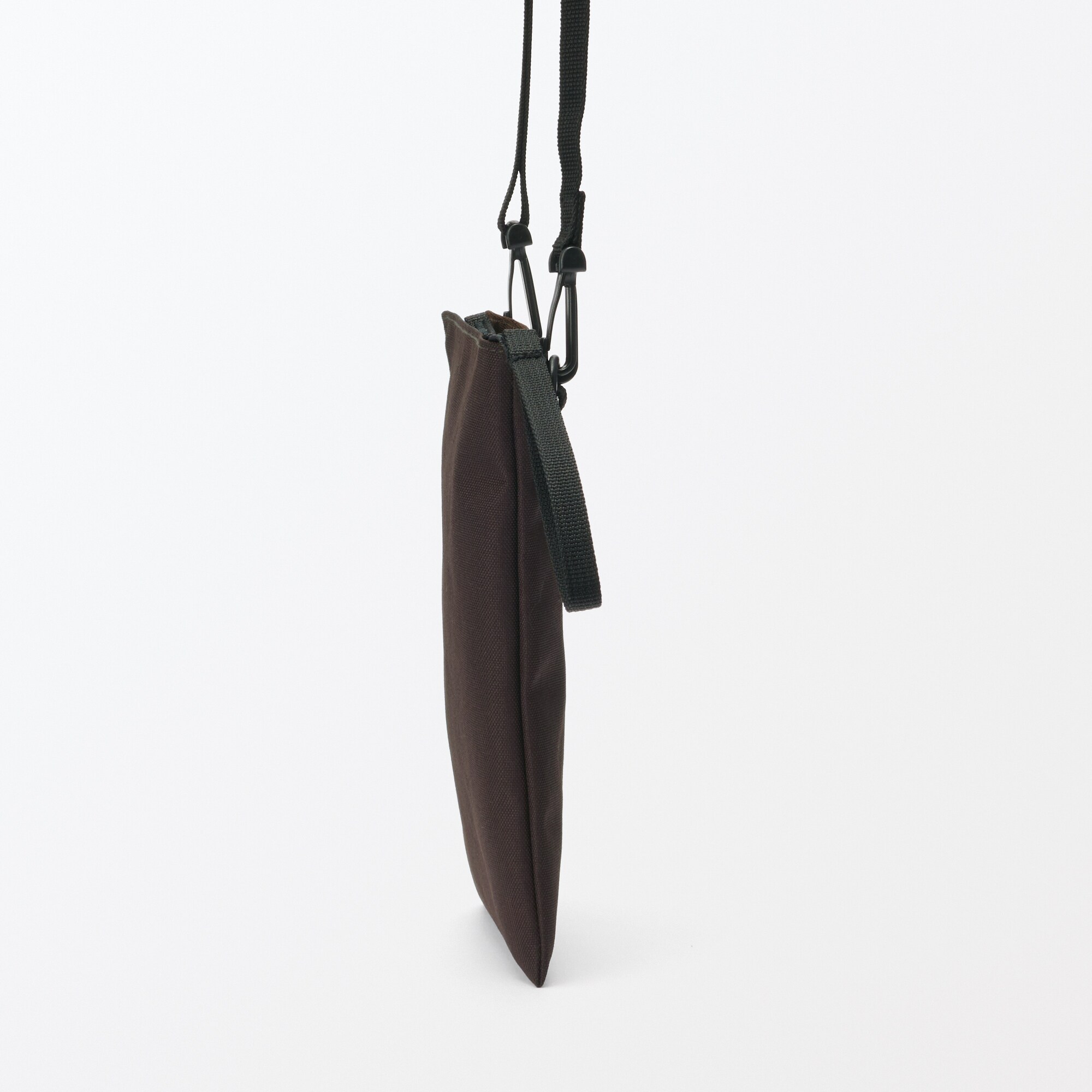 ポーチとしても使える　撥水ミニサコッシュ