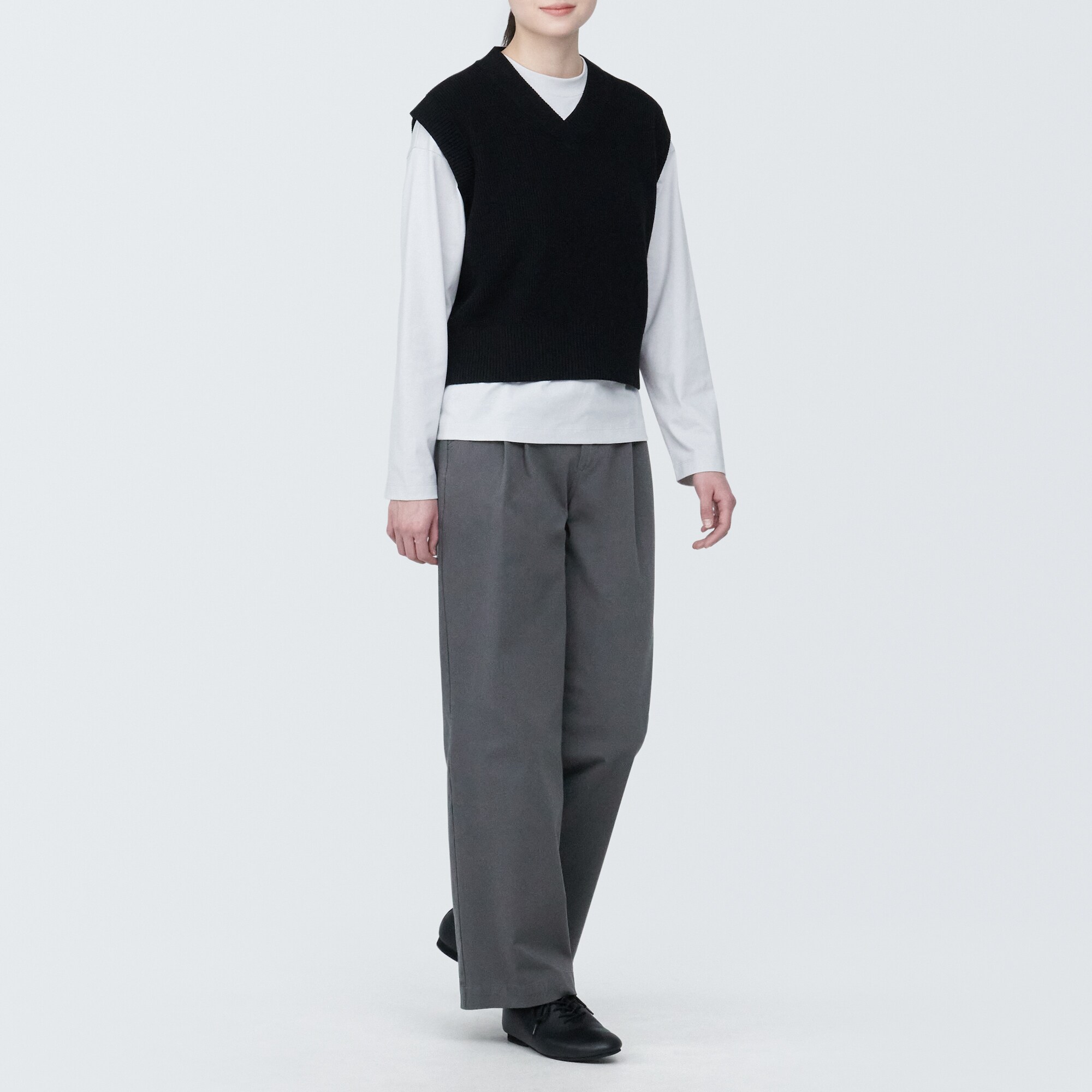 婦人　縦横ストレッチチノタックワイドパンツ　股下長め