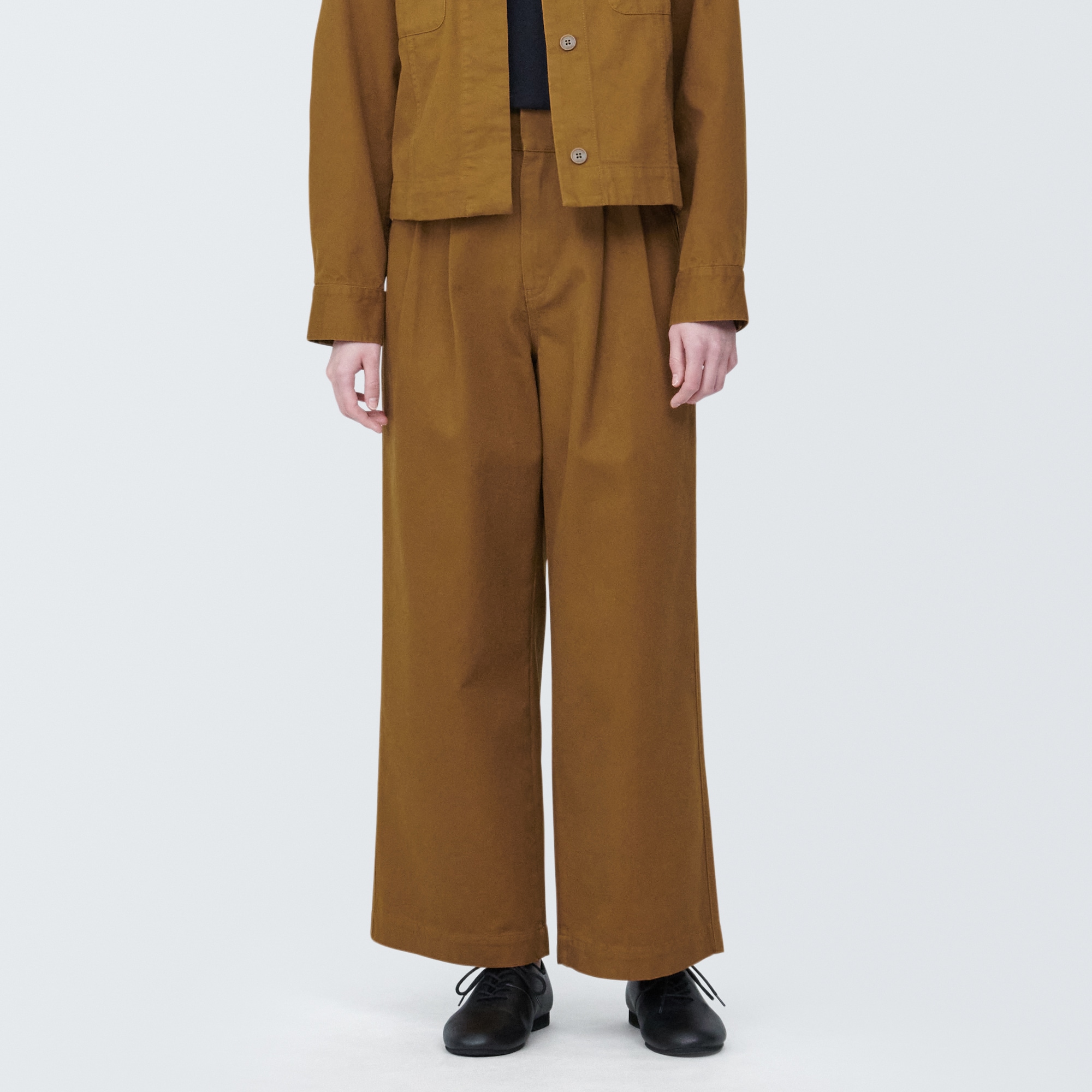 婦人　木の実から作ったカポック混タックワイドパンツ