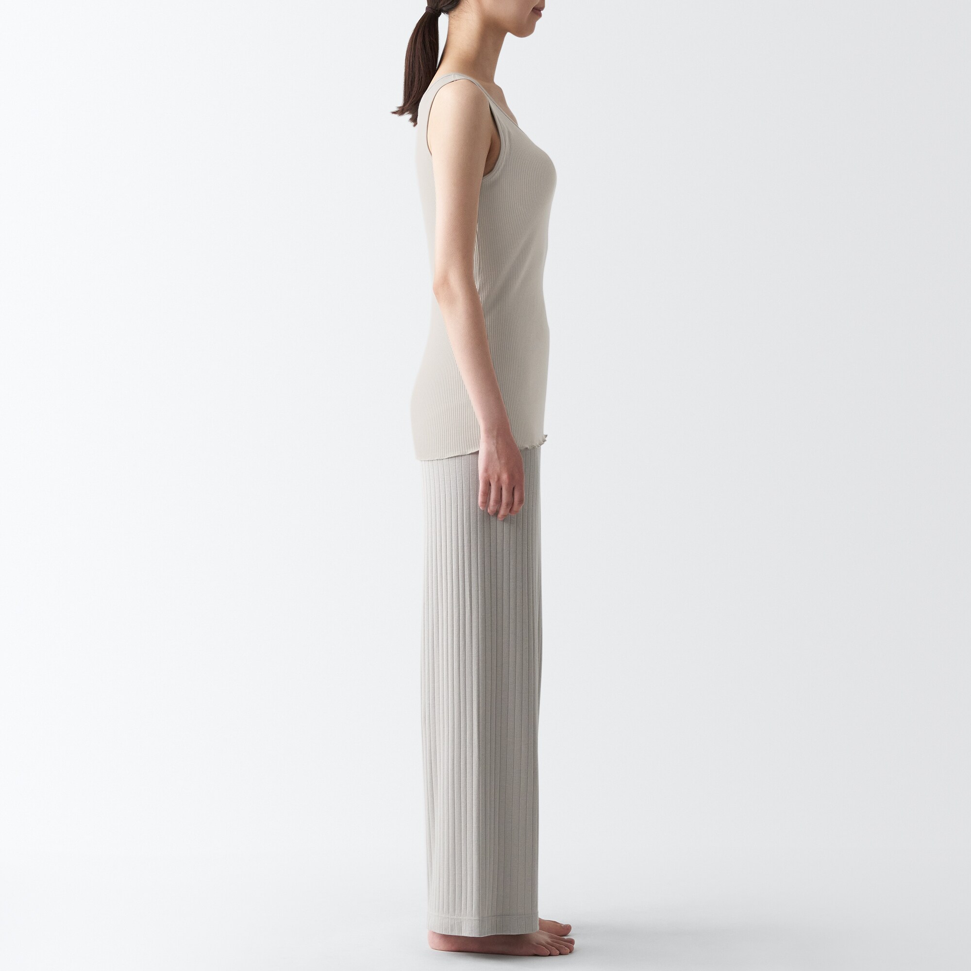 なめらかリブブラタンクトップ