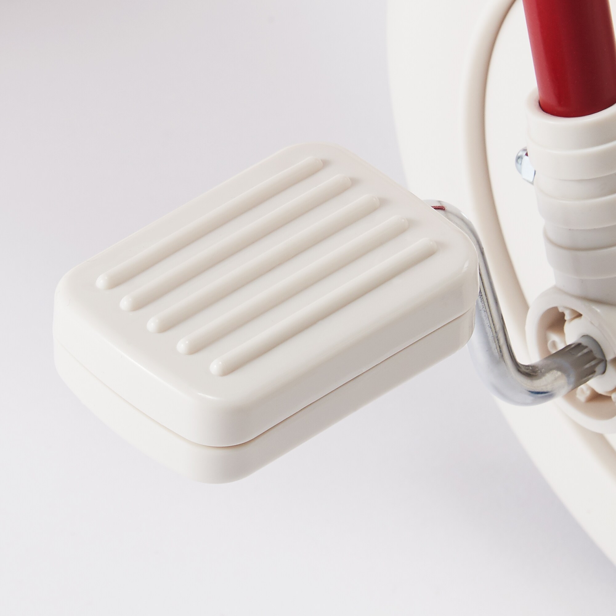 三輪車・舵取り棒付き　レッド