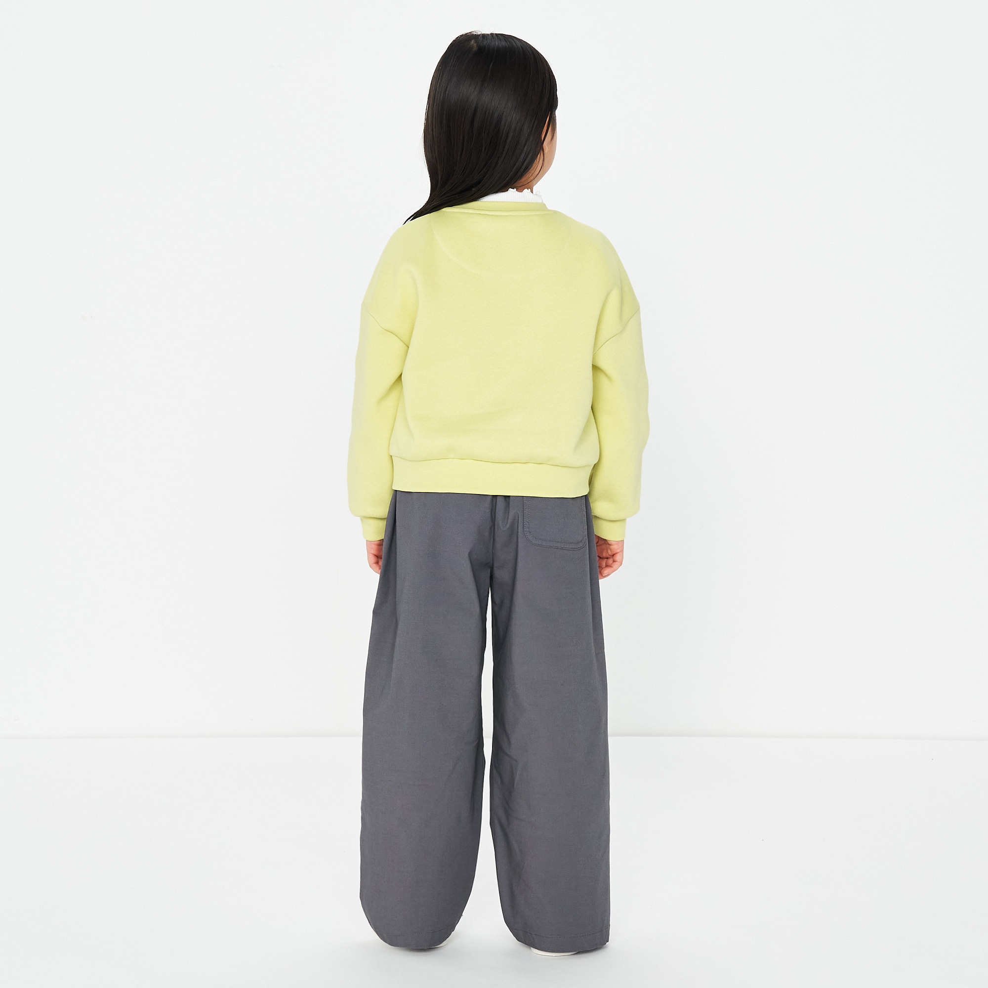 キッズ　ショート丈スウェットシャツ