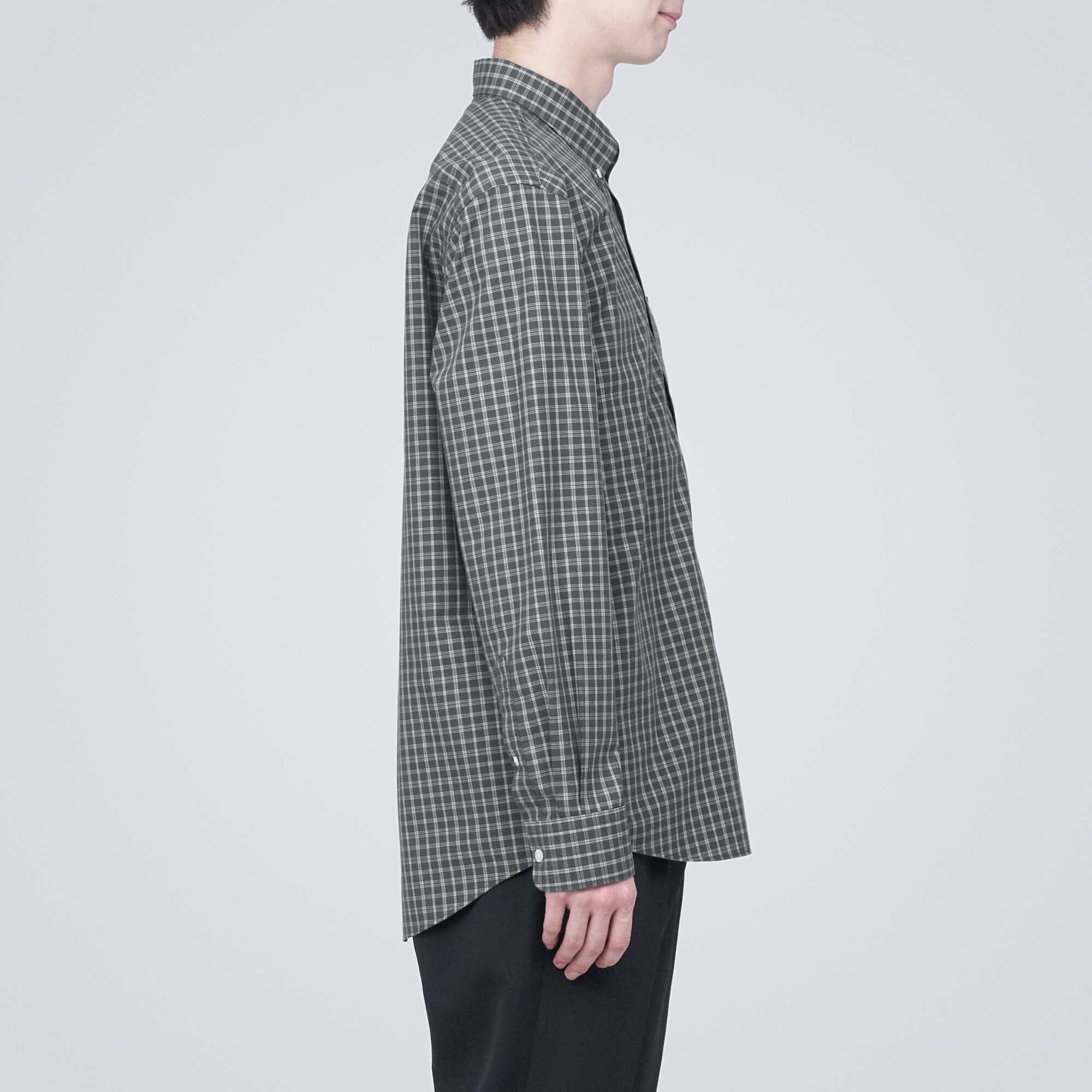 シワになりにくいボタンダウン長袖シャツ