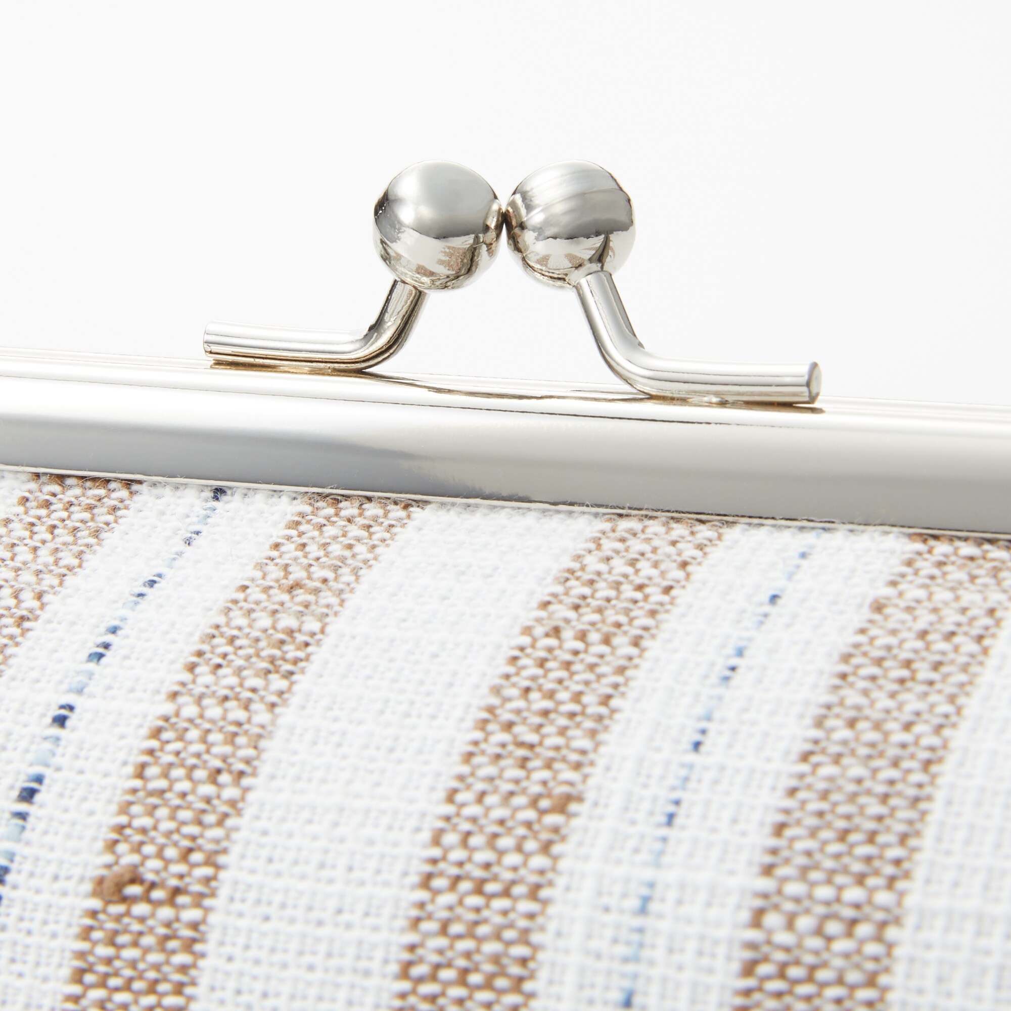 久留米絣　がま口ポーチ　白・ベージュストライプ