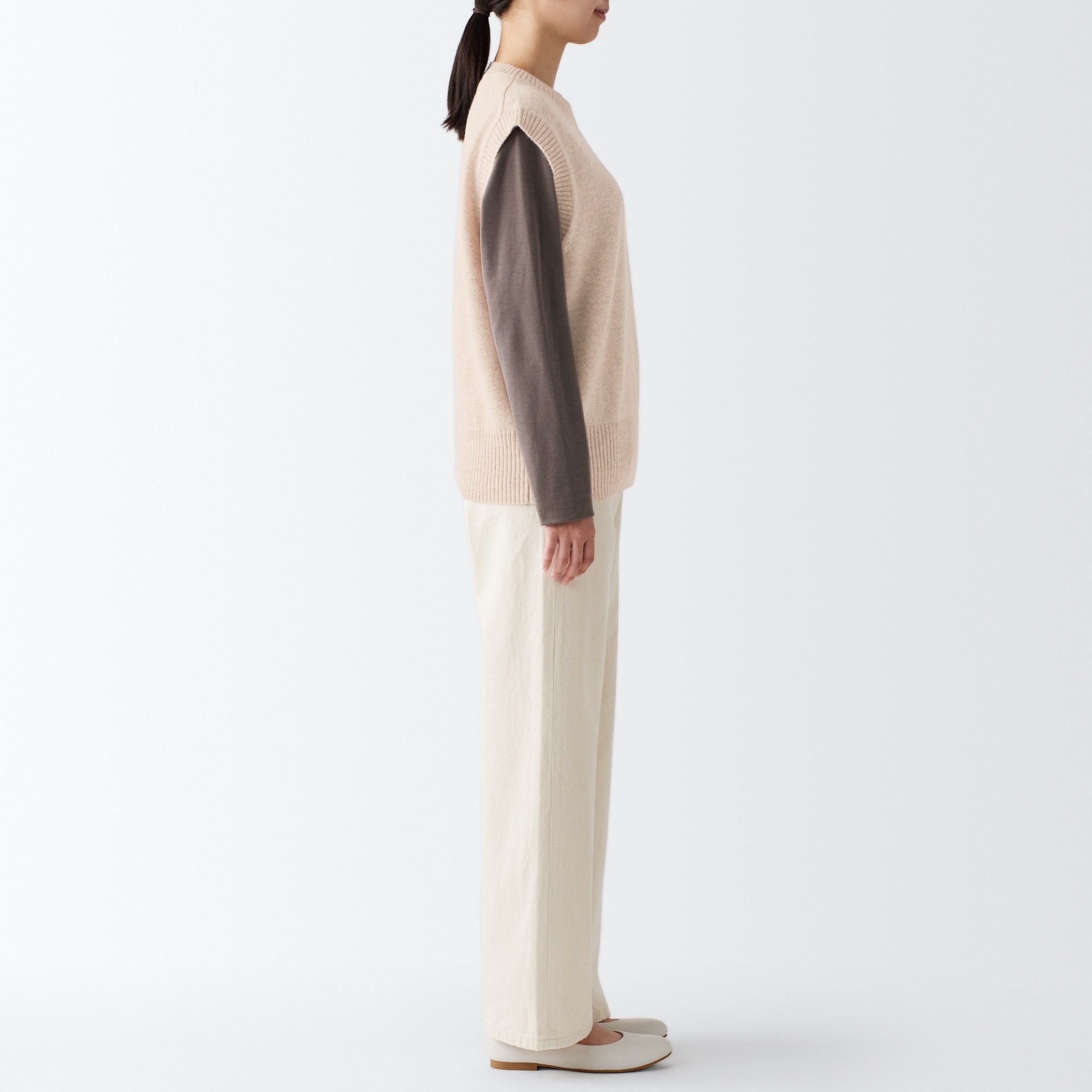 残糸で編んだクルーネックベスト