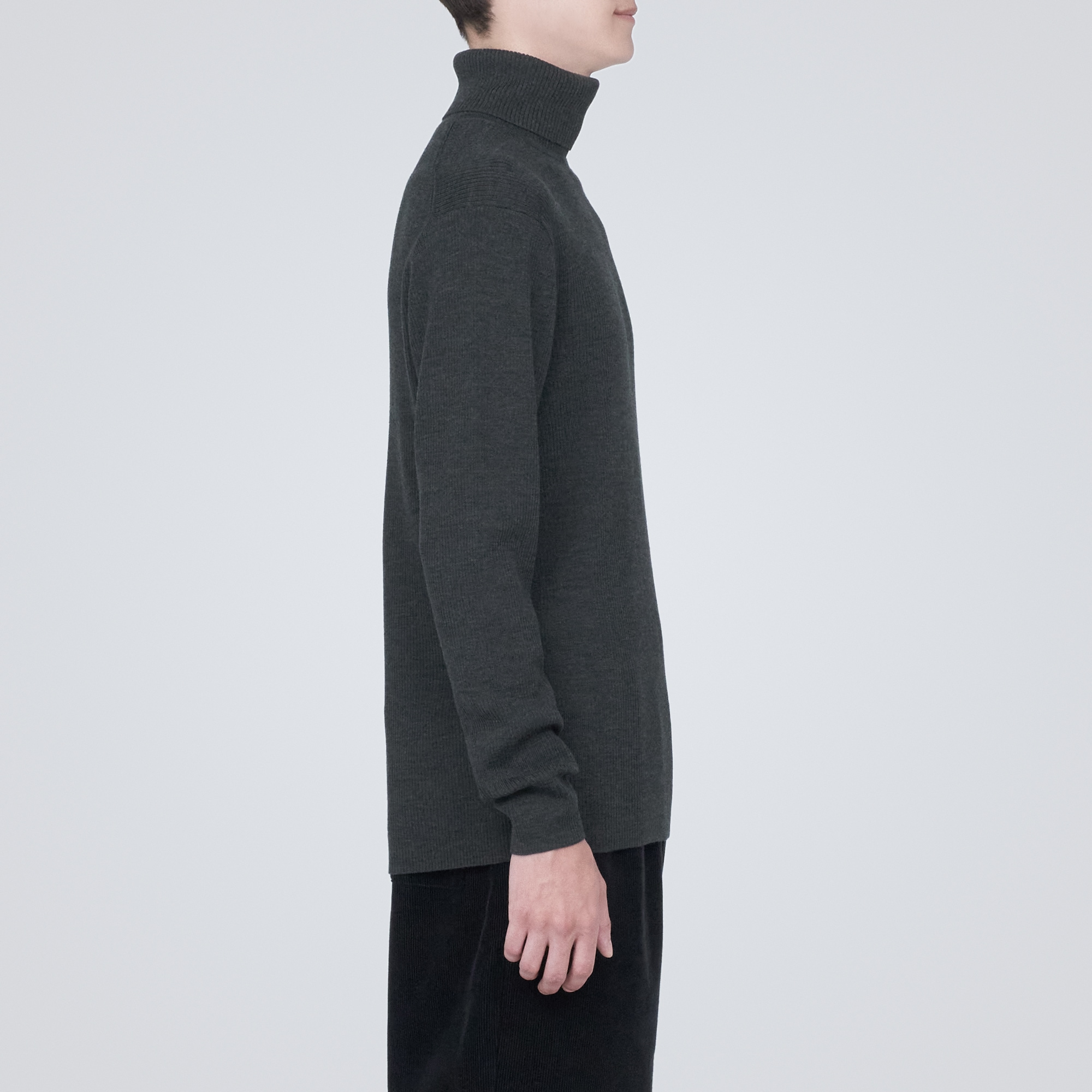 洗えるウールリブタートルネックセーター
