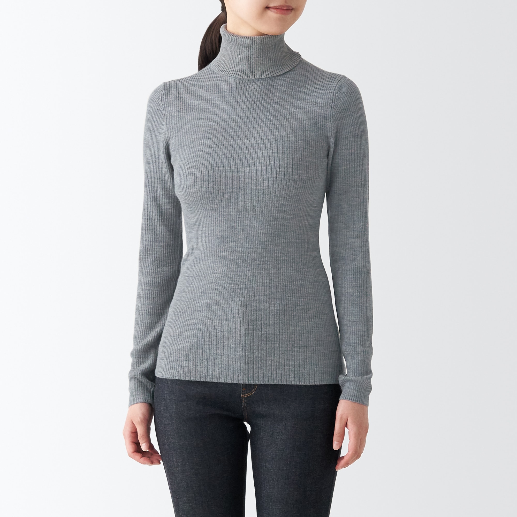 首のチクチクを抑えたリブタートルネック洗えるセーター