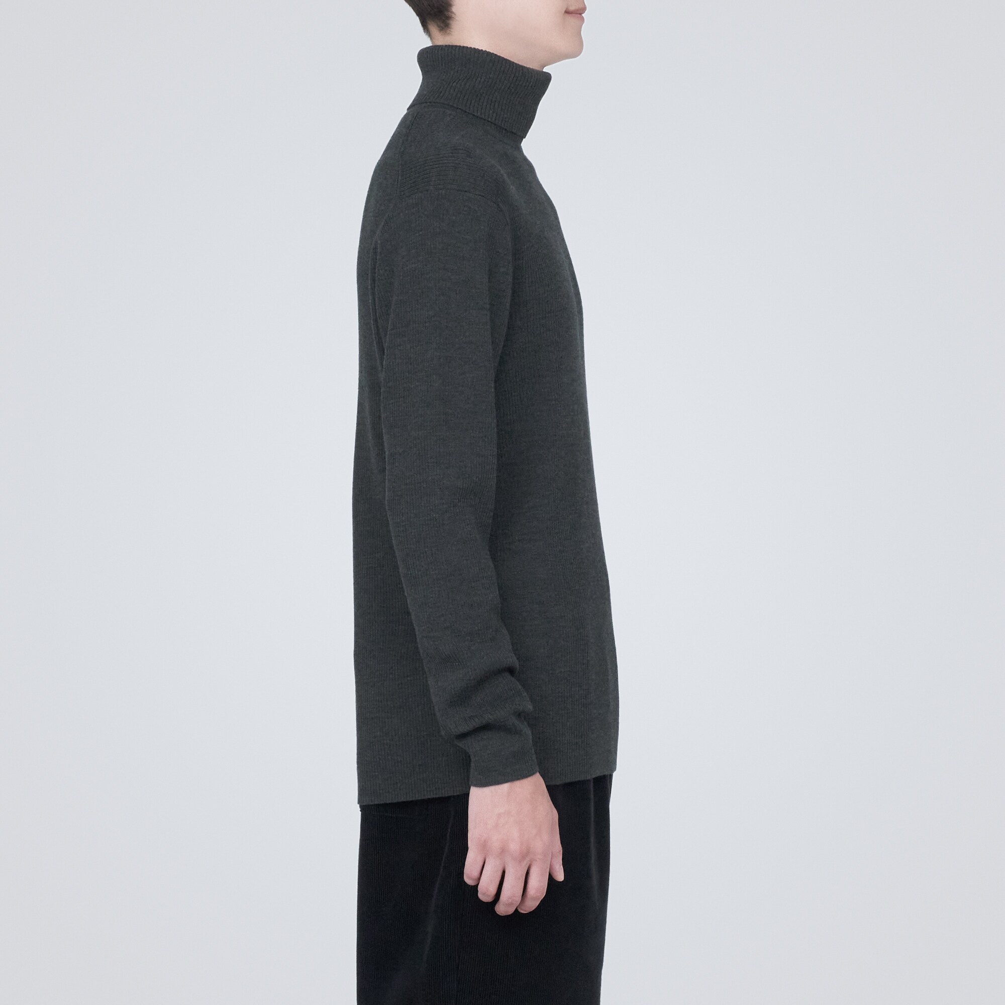 洗えるウールリブタートルネックセーター