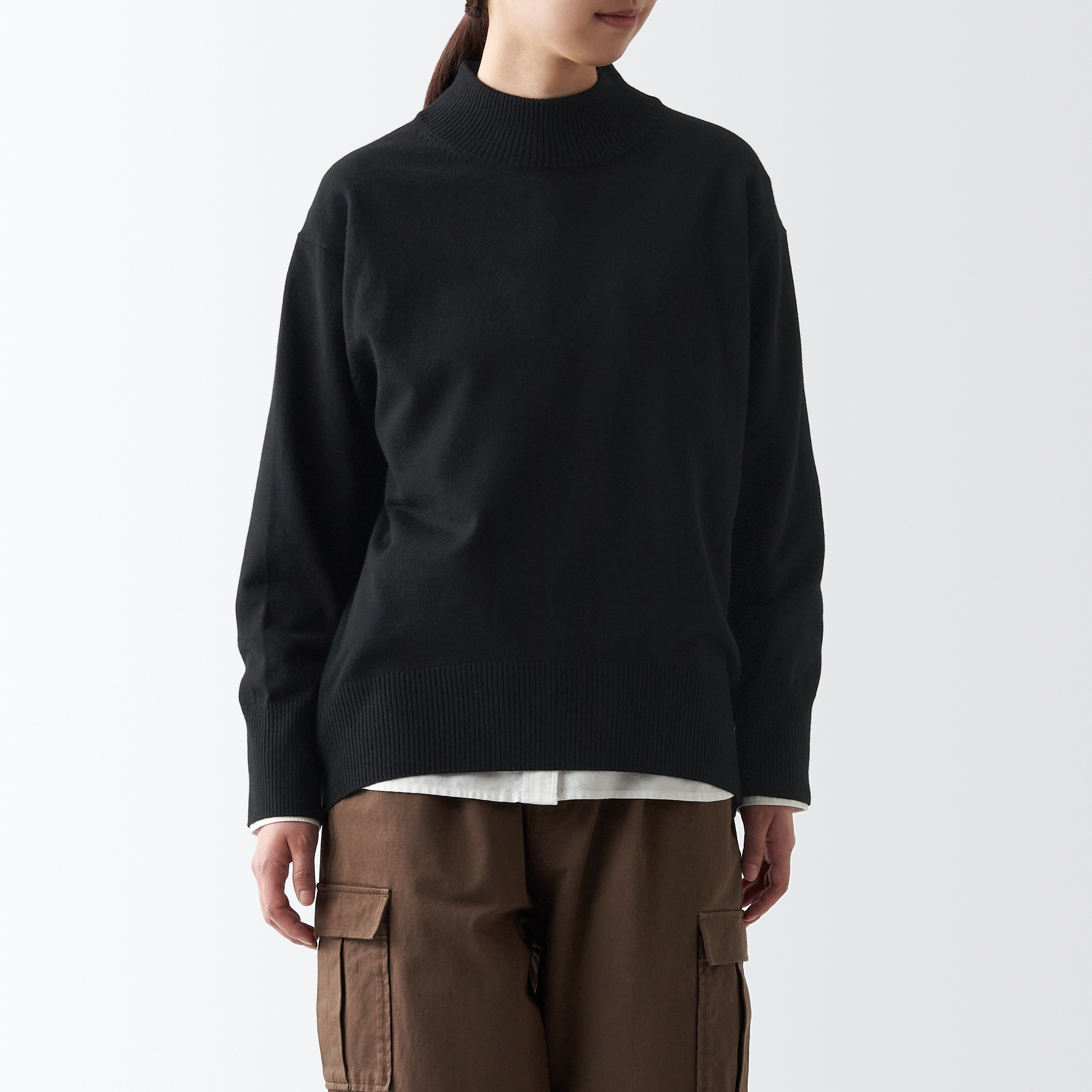 洗えるニットハイネックセーター