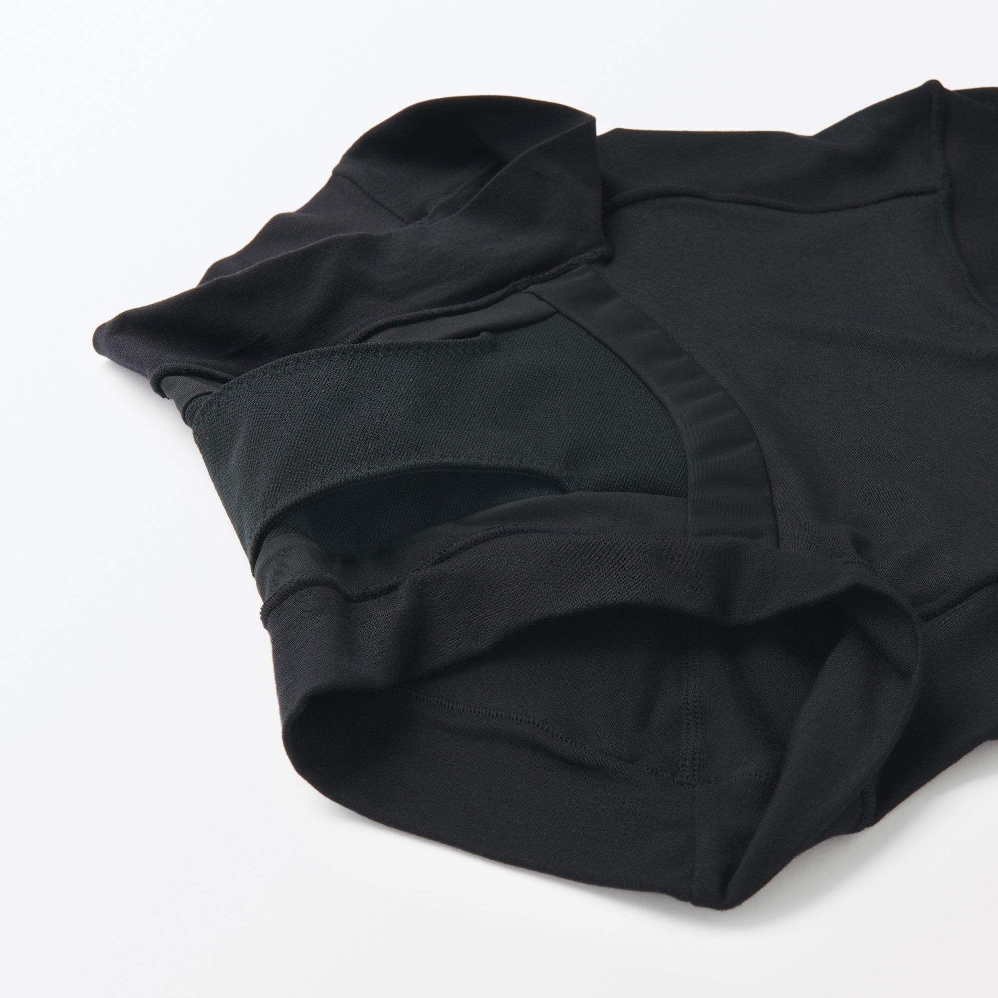 なめらか吸水ショーツ