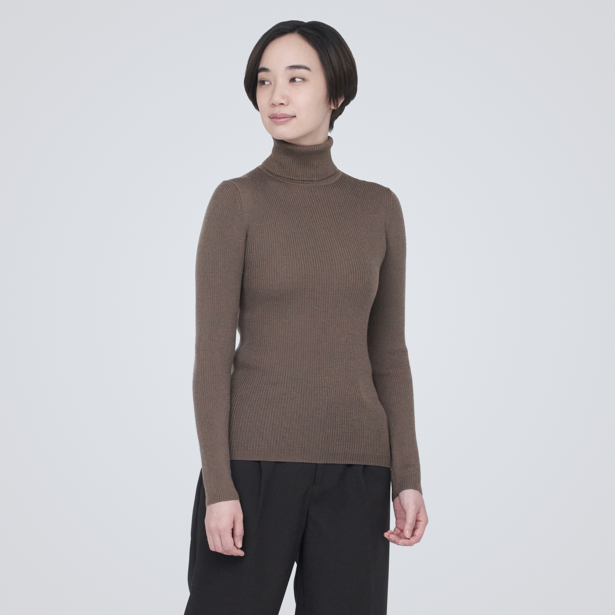 首のチクチクを抑えたリブタートルネック洗えるセーター