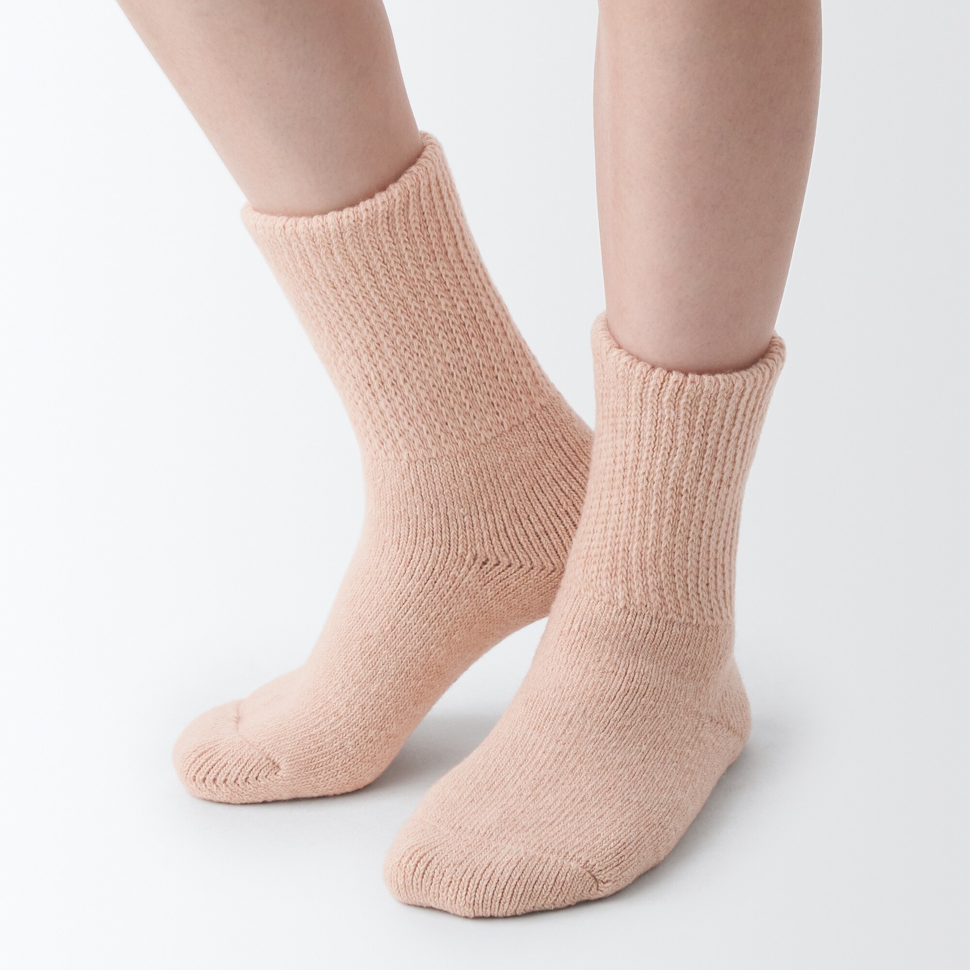 足なり直角　履き口やわらか　ヤク混　ルームソックス