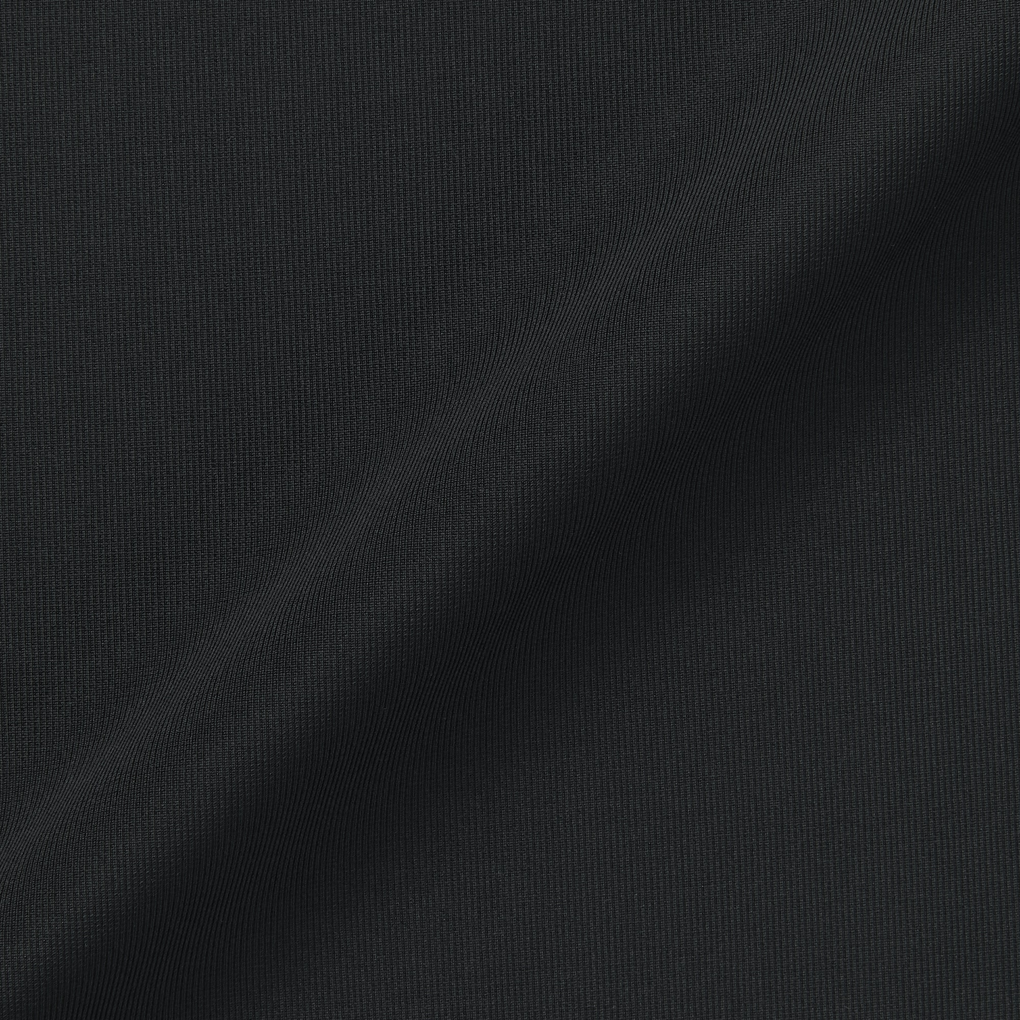 どこにも縫い目がないスリップドレス