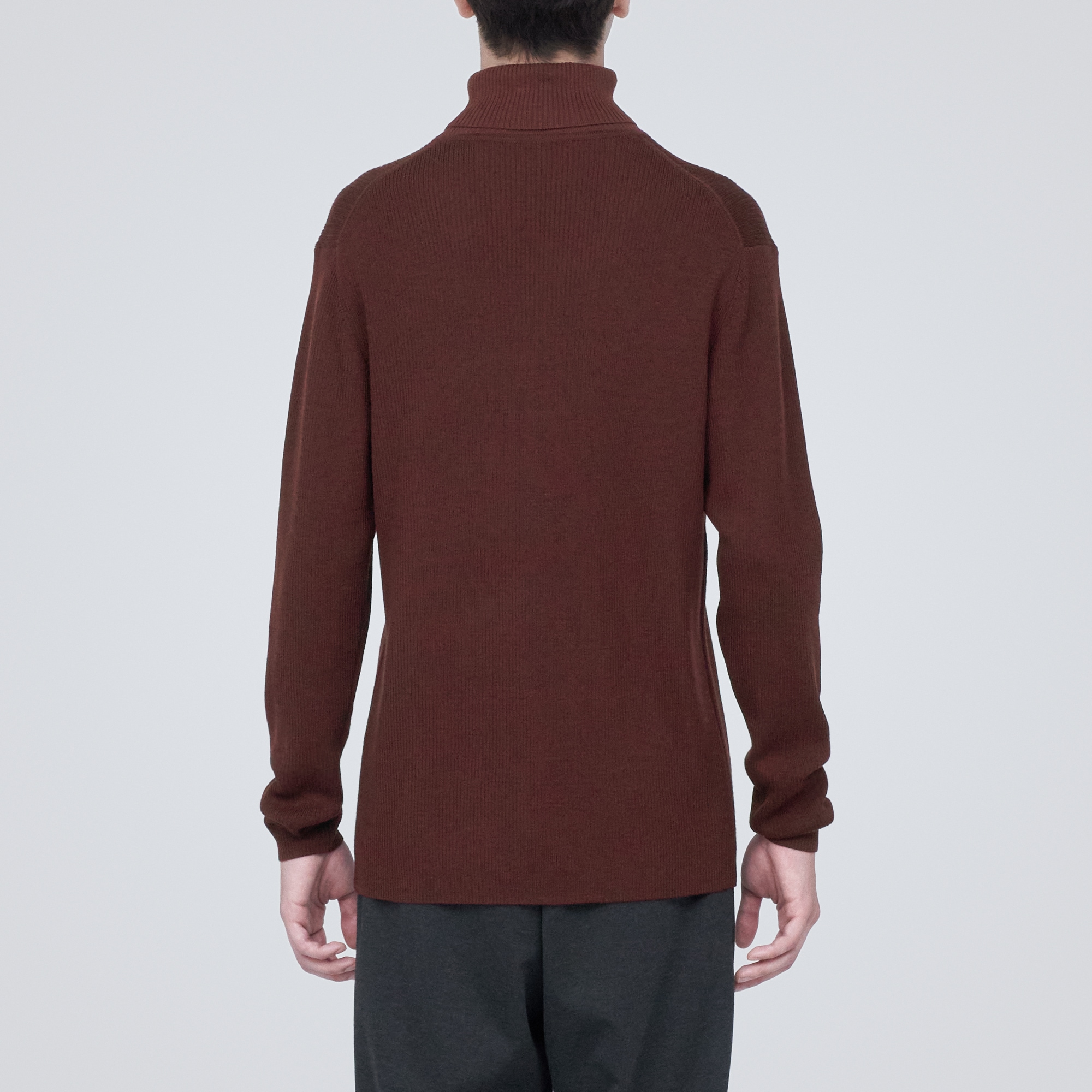 洗えるウールリブタートルネックセーター