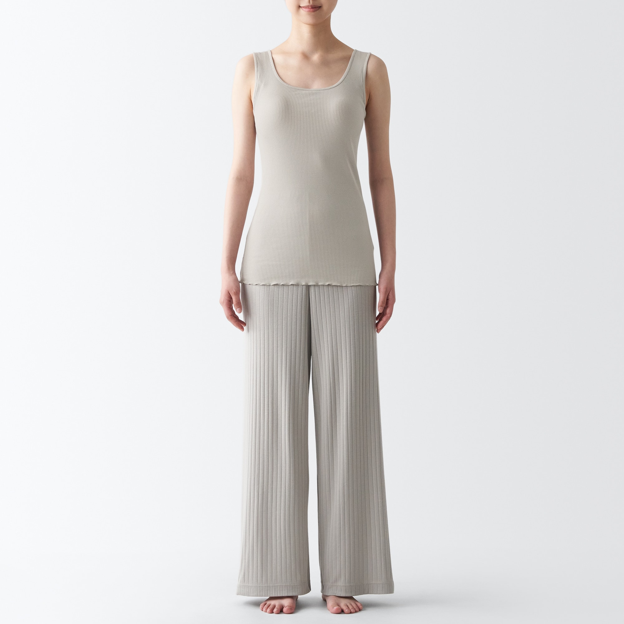 なめらかリブブラタンクトップ