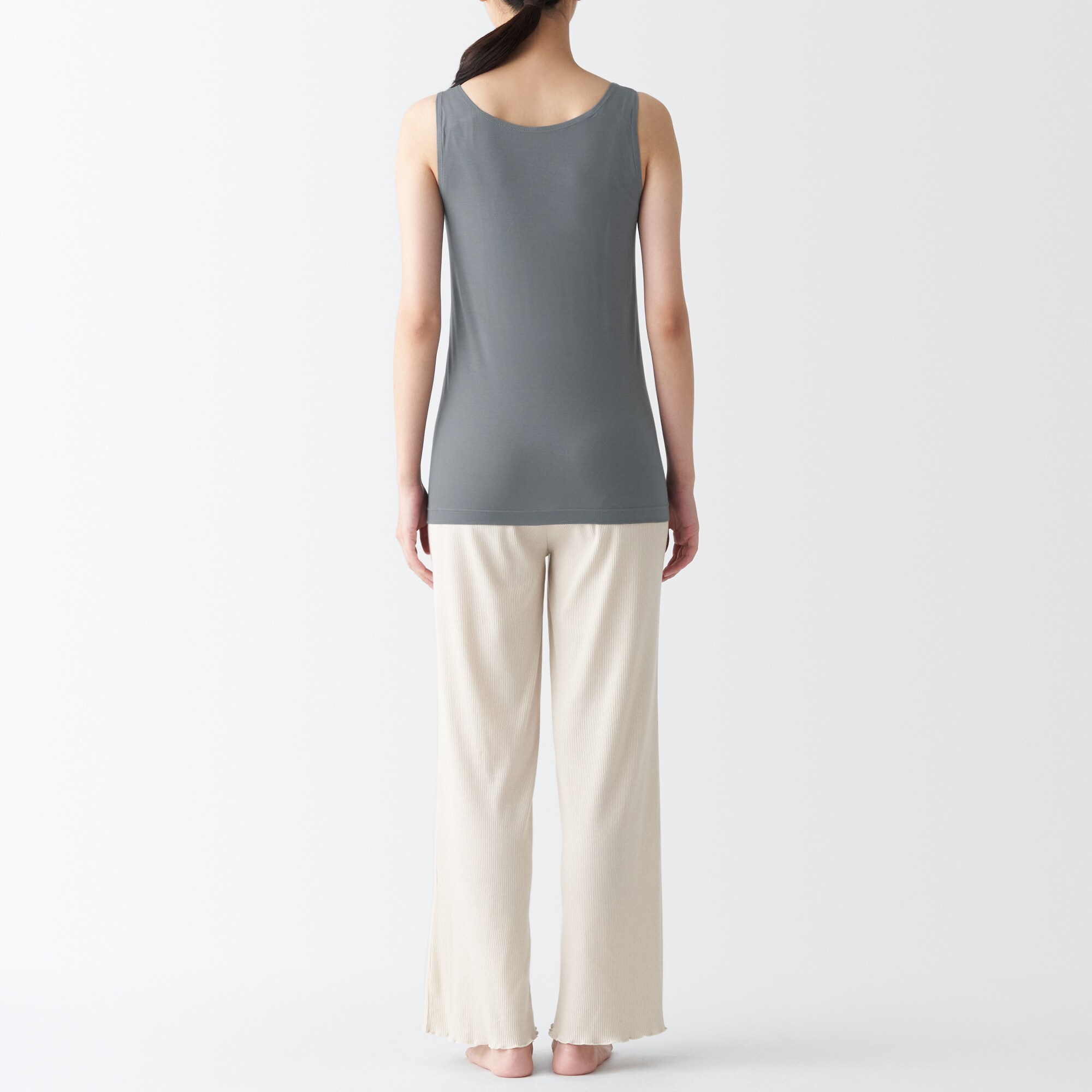 なめらかブラタンクトップ