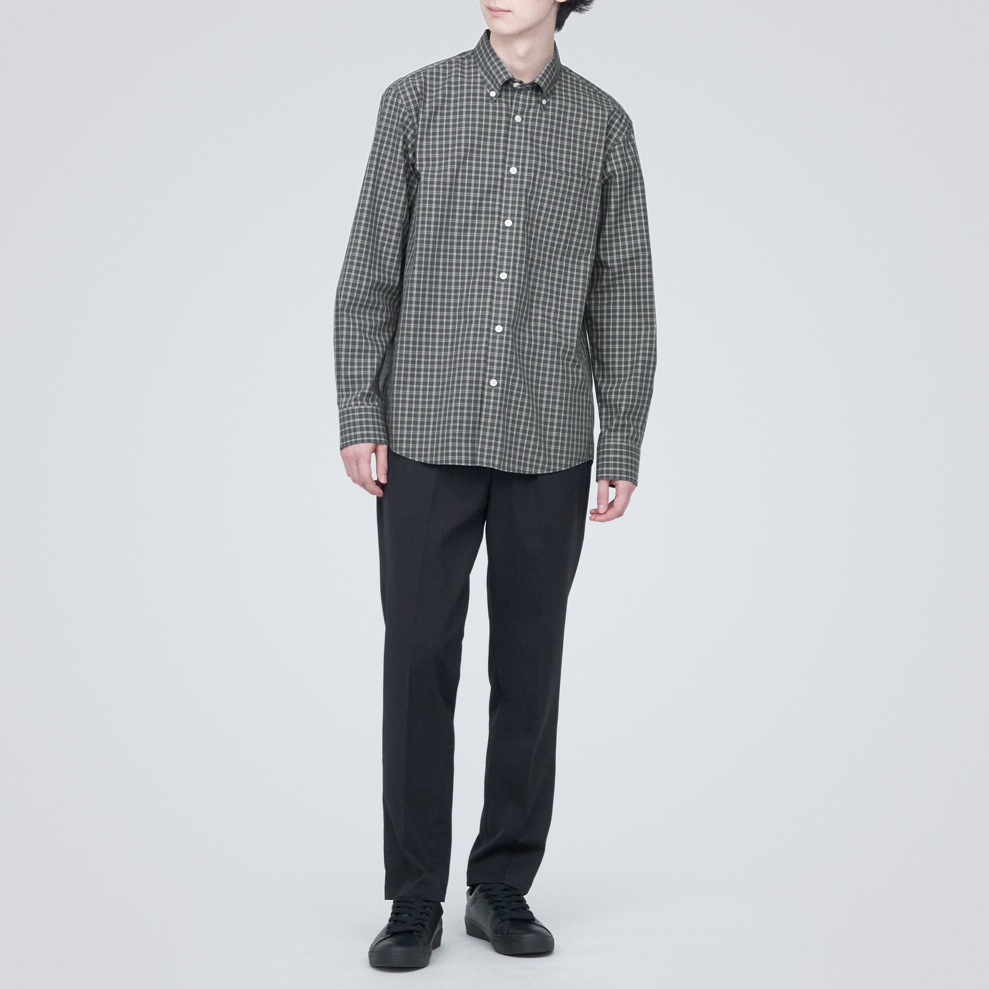 シワになりにくいボタンダウン長袖シャツ