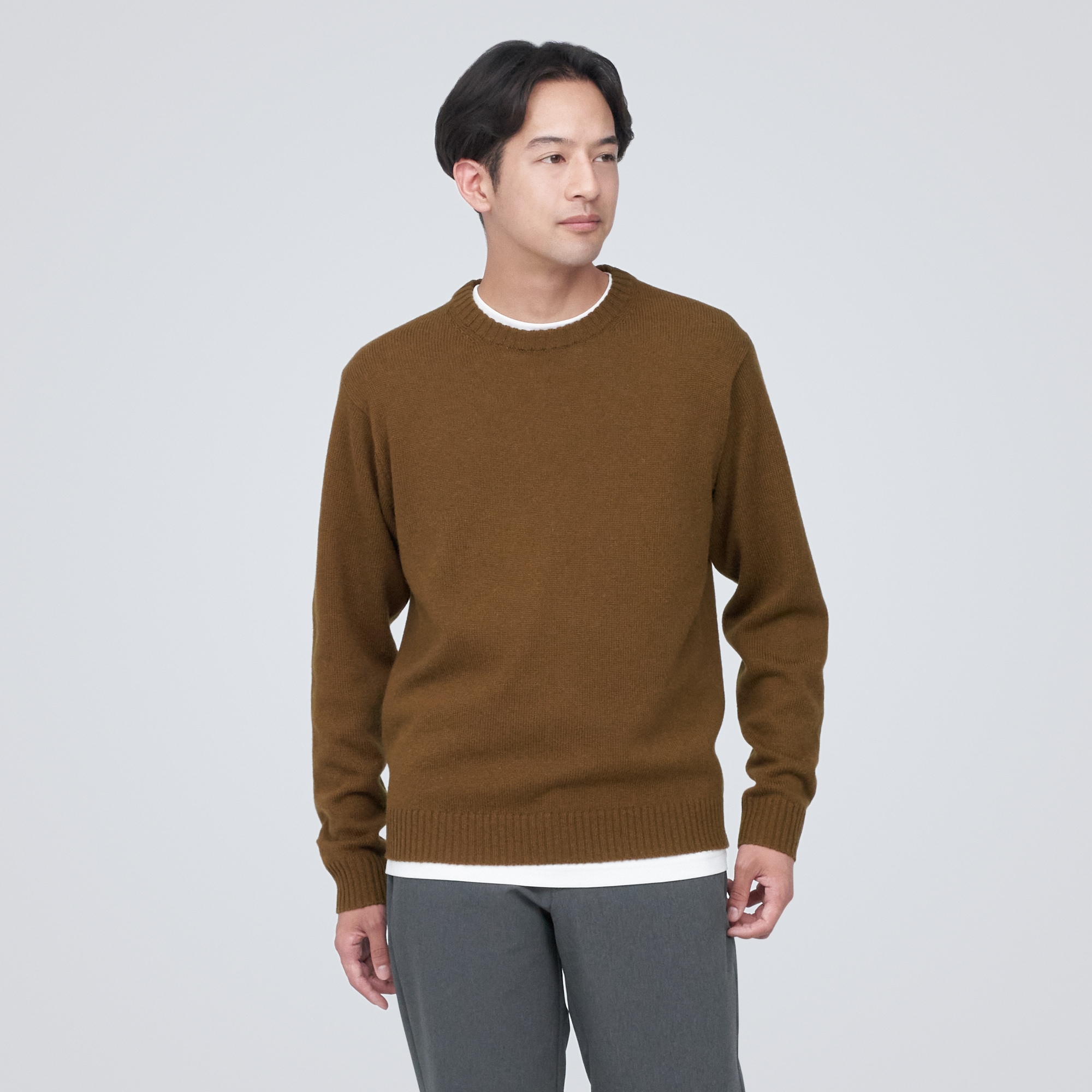 洗えるウールミドルゲージクルーネックセーター