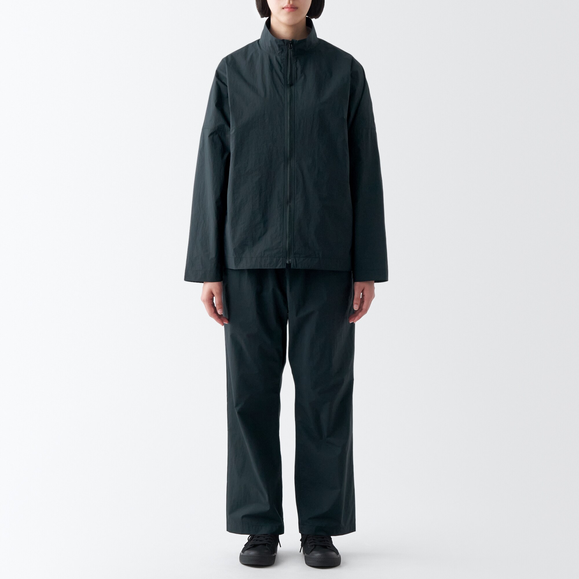 撥水防風パンツ