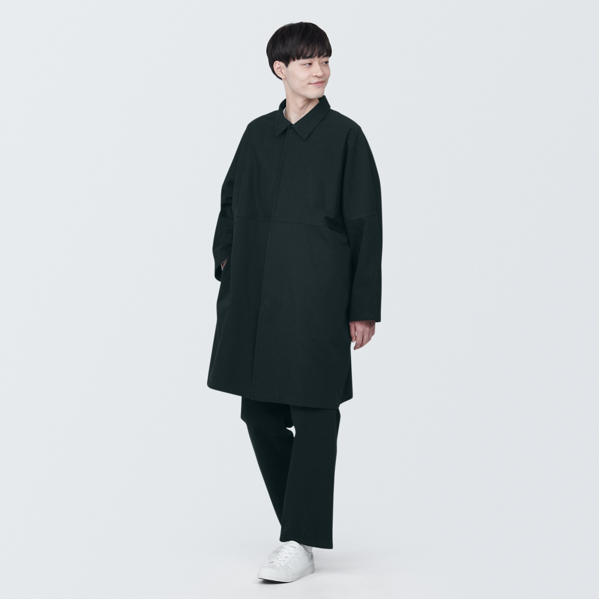 燃えにくい素材を使ったステンカラーコート