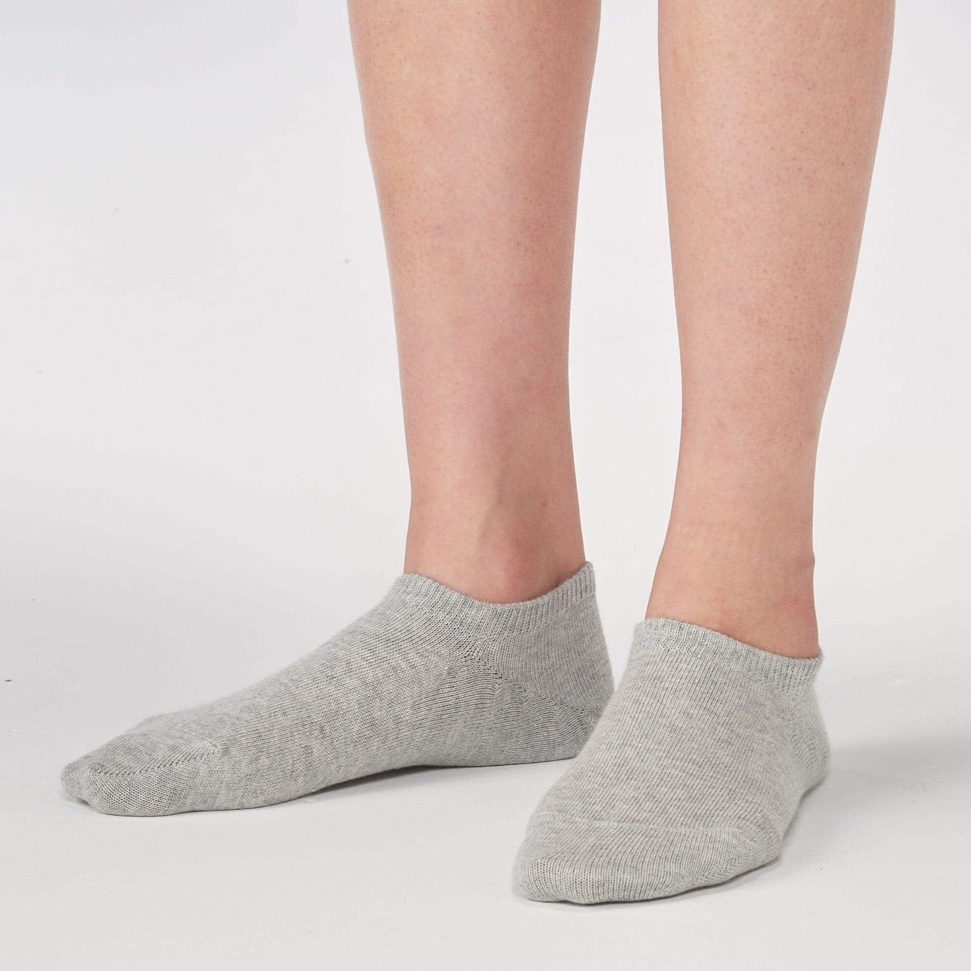 婦人　足なり直角　スニーカーイン